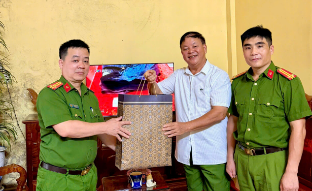 HÀNH TRÌNH TRI ÂN, TIẾP NỐI TRUYỀN THỐNG CỦA TRẠI TẠM GIAM SỐ 2 CÔNG AN TỈNH TUYÊN QUANG