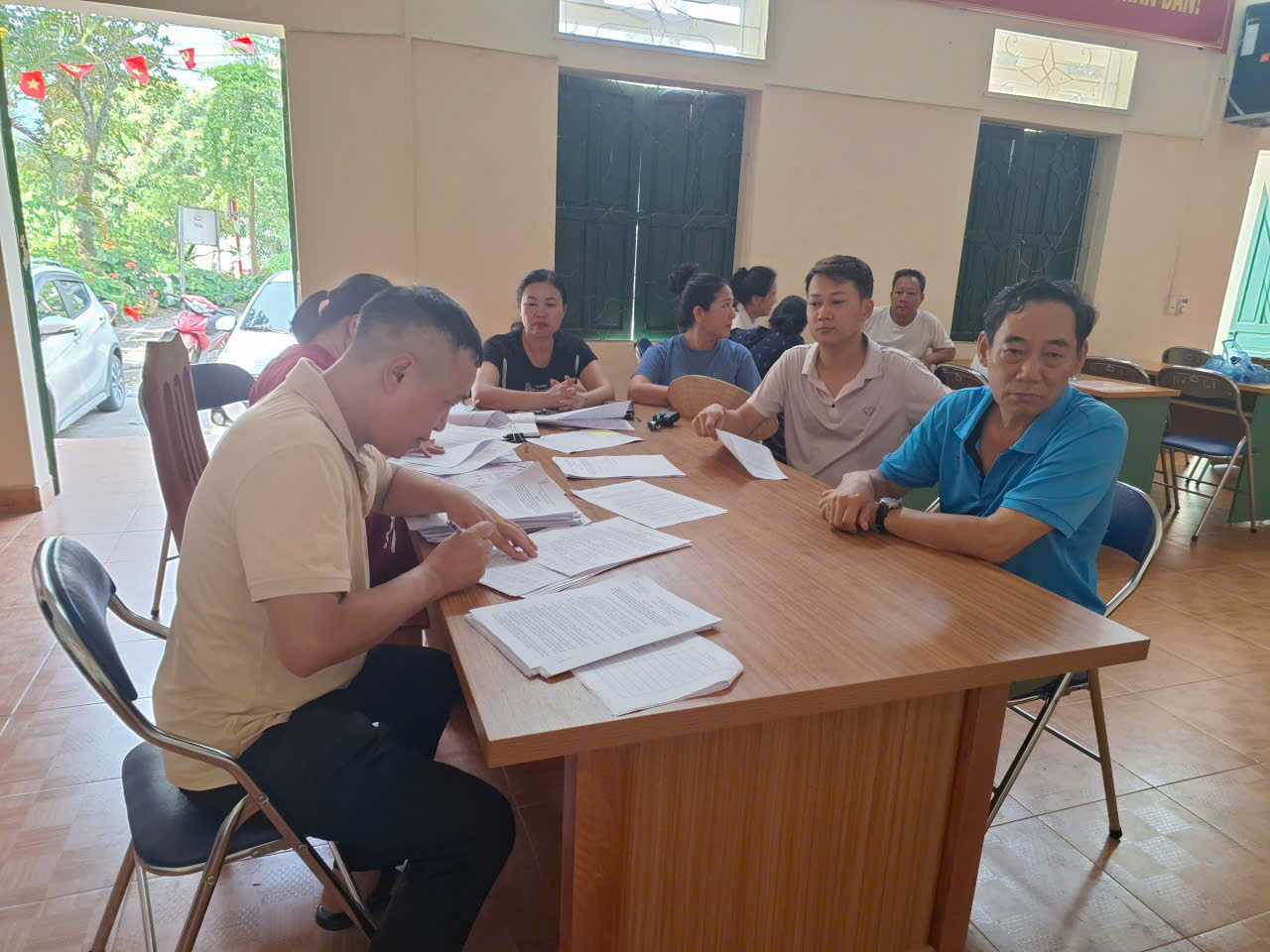 Thực hiện chi trả bồi thường, hỗ trợ dự án đường Phom Phem (Đợt 1)