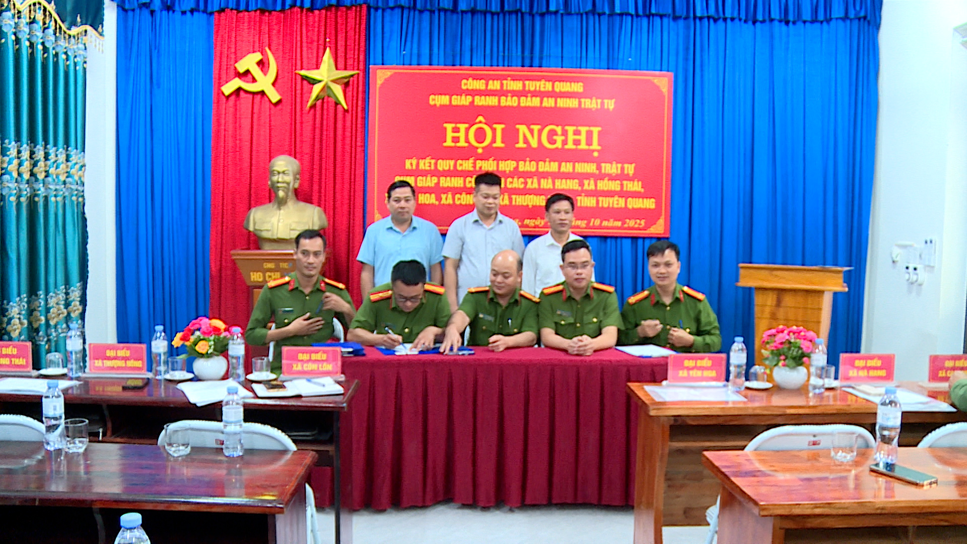 Ký kết quy chế phối hợp bản đảm an ninh, trật tự
