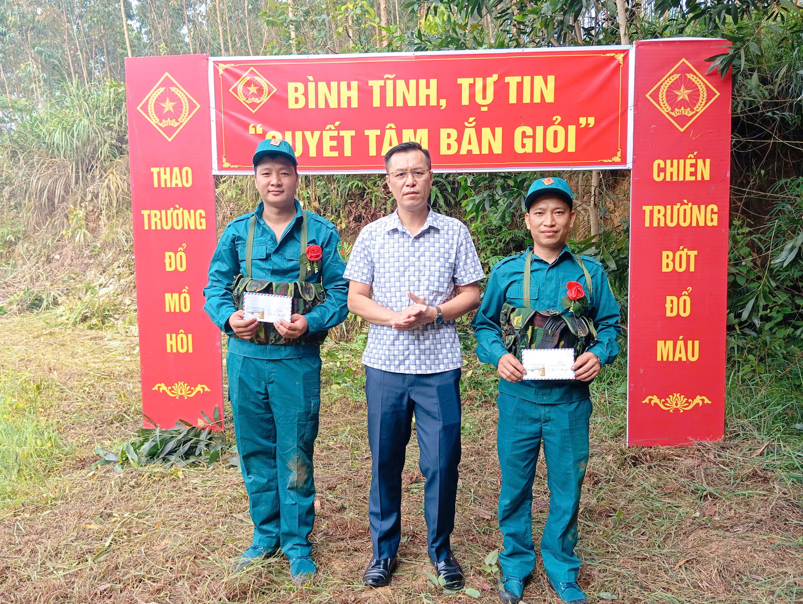 BAN CHỈ HUY QUÂN SỰ XÃ TRƯỜNG SINH TỔ CHỨC KIỂM TRA BẮN ĐẠN THẬT