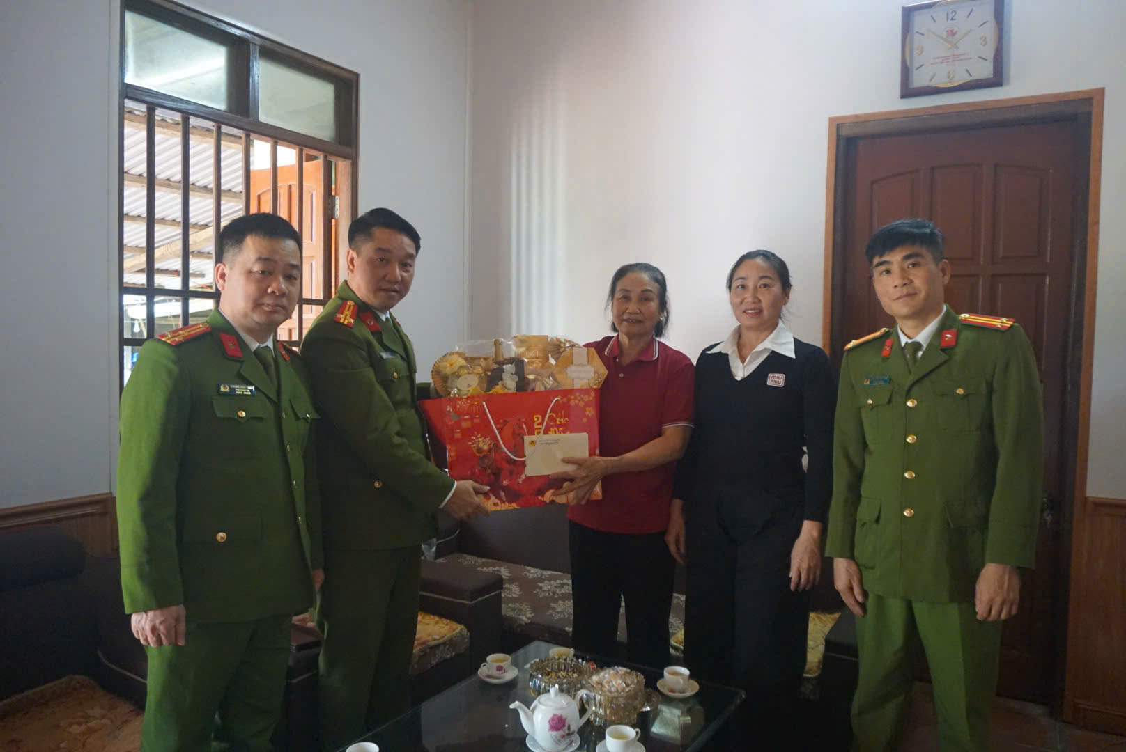 XUÂN SẺ CHIA - TẾT NGHĨA TÌNH