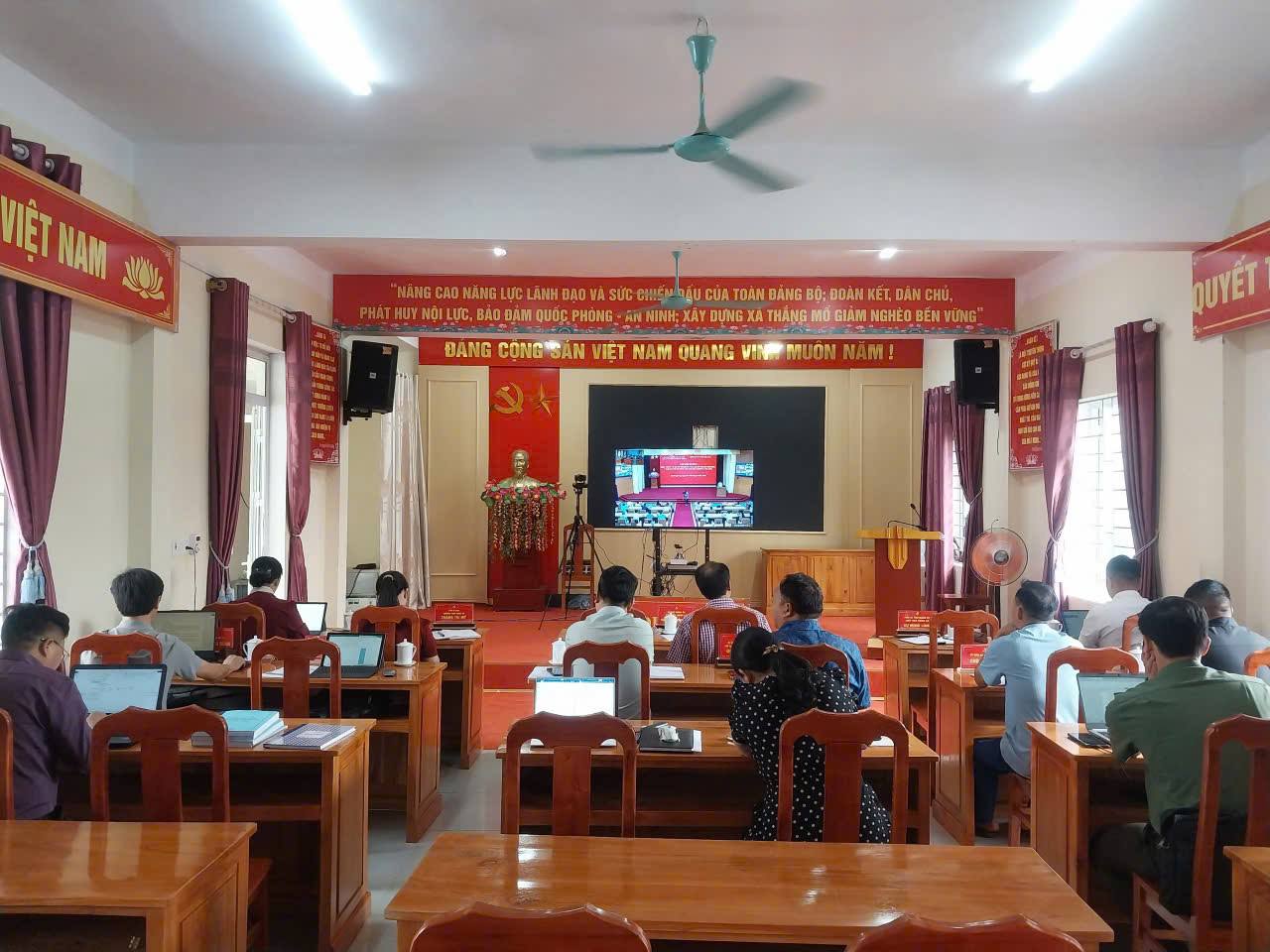 XÃ THẮNG MỐ THAM DỰ LỚP BỒI DƯỠNG TRỰC TUYẾN KIẾN THỨC VỀ QUẢN TRỊ QUỐC GIA VÀ QUẢN TRỊ ĐỊA PHƯƠNG NĂM 2026.