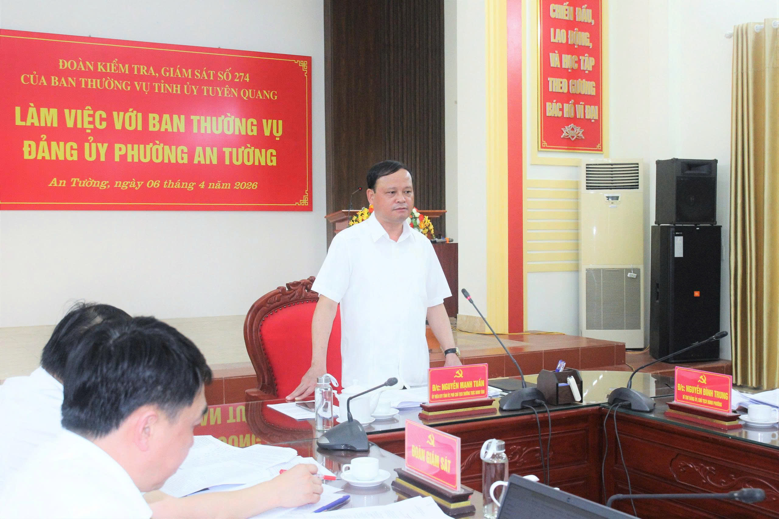 Đoàn Kiểm tra, giám sát số 274 của Ban Thường vụ Tỉnh ủy do đồng chí Nguyễn Mạnh Tuấn, Ủy viên Ban Thường vụ Tỉnh ủy, Phó Chủ tịch UBND tỉnh làm Trưởng đoàn làm việc với Ban Thường vụ Đảng ủy phường An Tường.