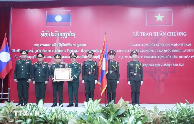 Việt Nam-Lào tăng cường hợp tác trong lĩnh vực quốc phòng