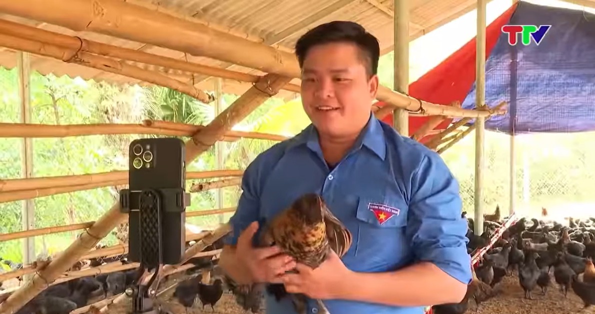 Thanh niên xã Tùng Bá tiên phòng đưa nông sản địa phương lên mạng xã hội