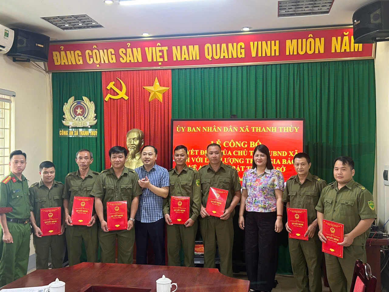 CÔNG BỐ CÁC QUYẾT ĐỊNH  VỀ LỰC LƯỢNG BẢO VỆ ANTT Ở CƠ SỞ