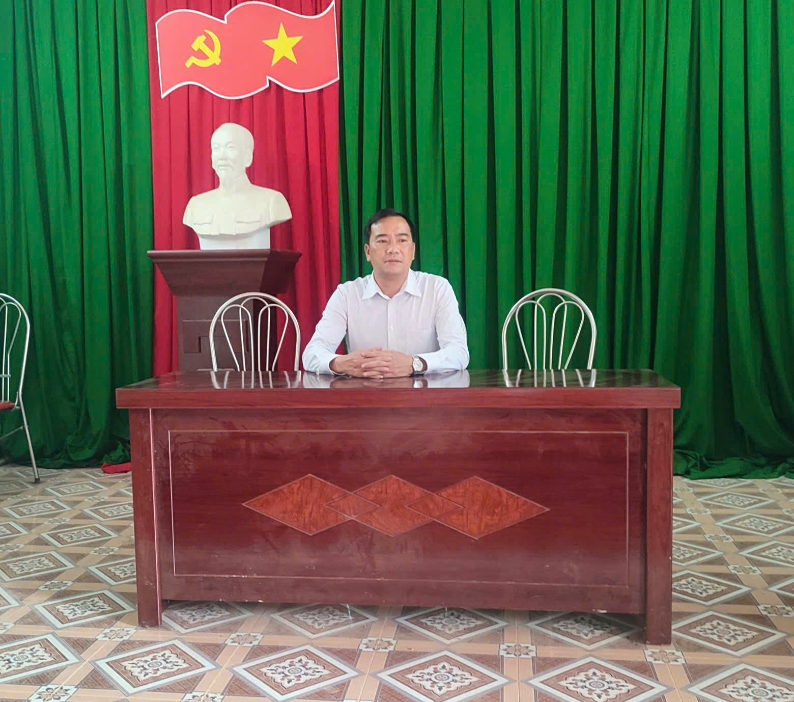 XÃ LŨNG CÚ VẬN ĐỘNG CÁC HỘ DÂN DI DỜI KHỎI KHU VỰC CÓ NGUY CƠ SẠT LỞ ĐẤT TẠI THÔN MA LẪU A