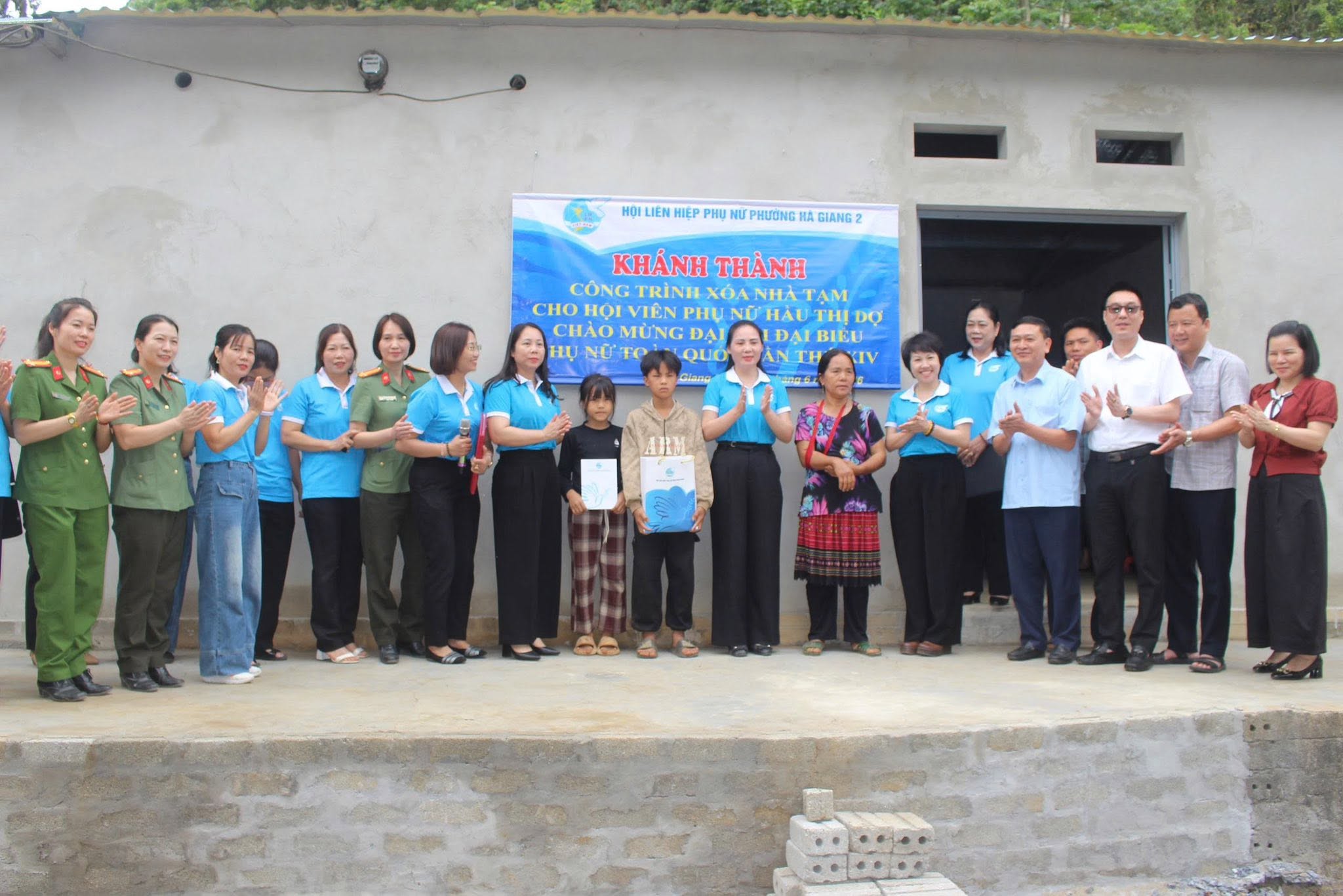 KHÁNH THÀNH VÀ BÀN GIAO NHÀ Ở CHO HỘI VIÊN PHỤ NỮ NGHÈO
