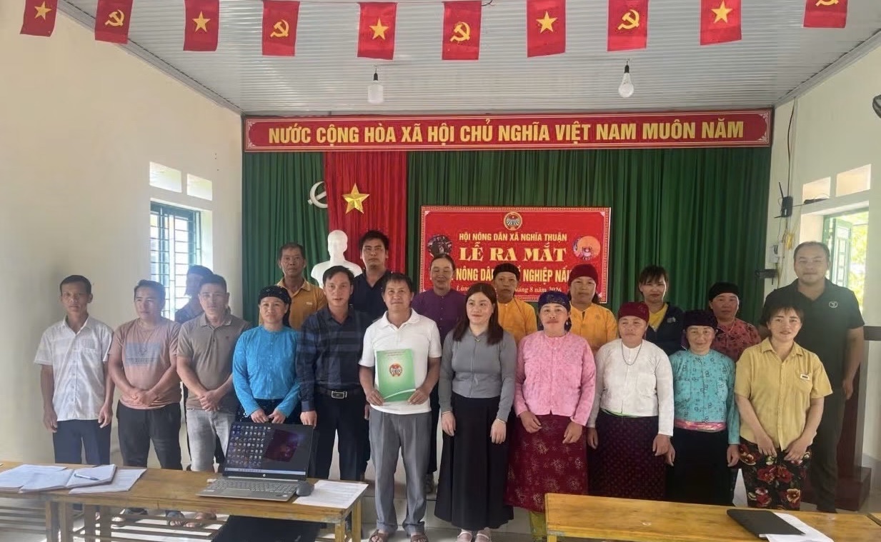 Hội Nông dân xã Nghĩa Thuận ra mắt Tổ Hội nông dân nghề nghiệp “Nấu rượu” thôn Lùng Cáng