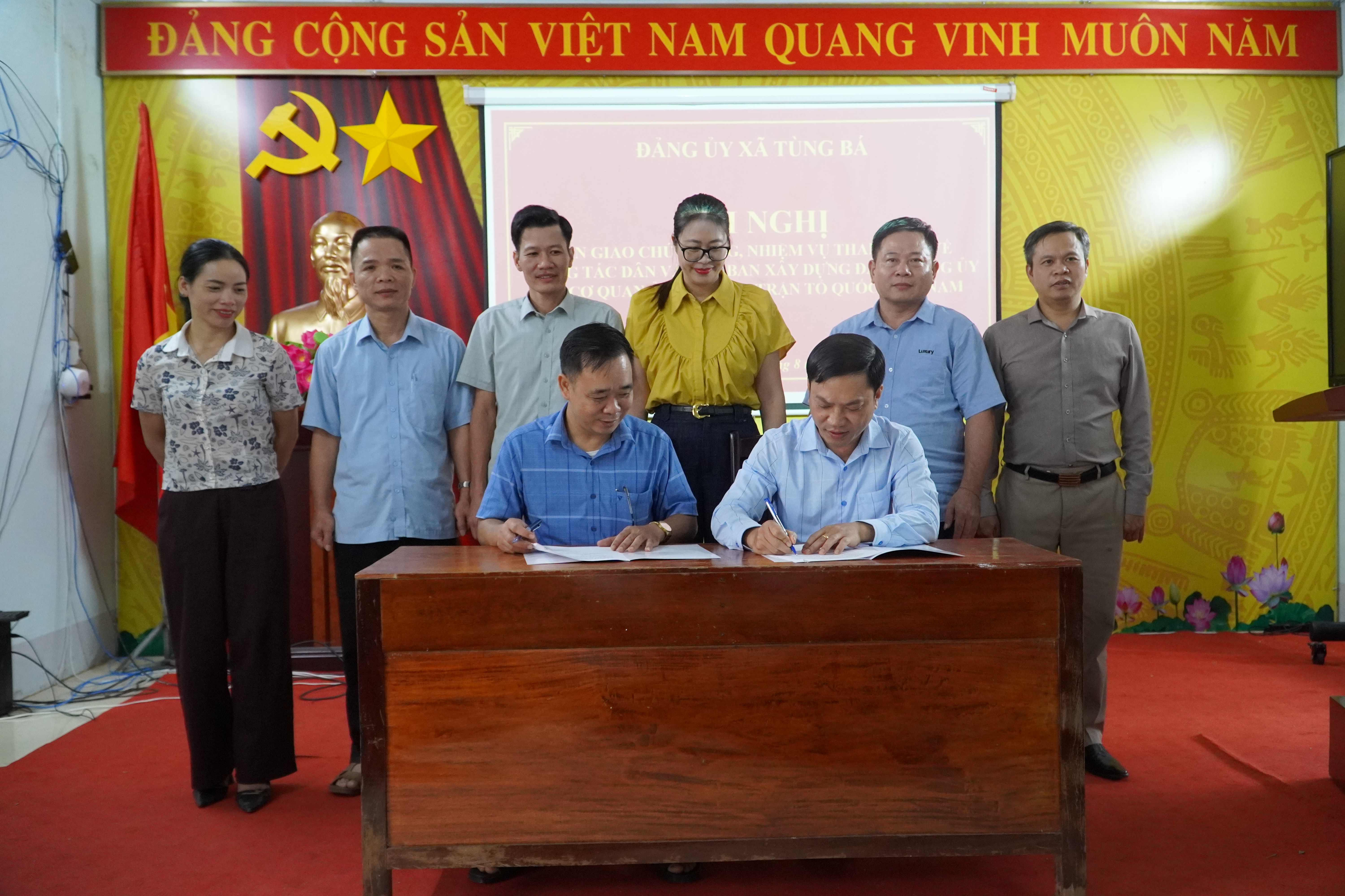 Đảng uỷ xã Tùng Bá tổ chức hội nghị bàn giao chức năng, nhiệm vụ tham mưu công tác dân vận
