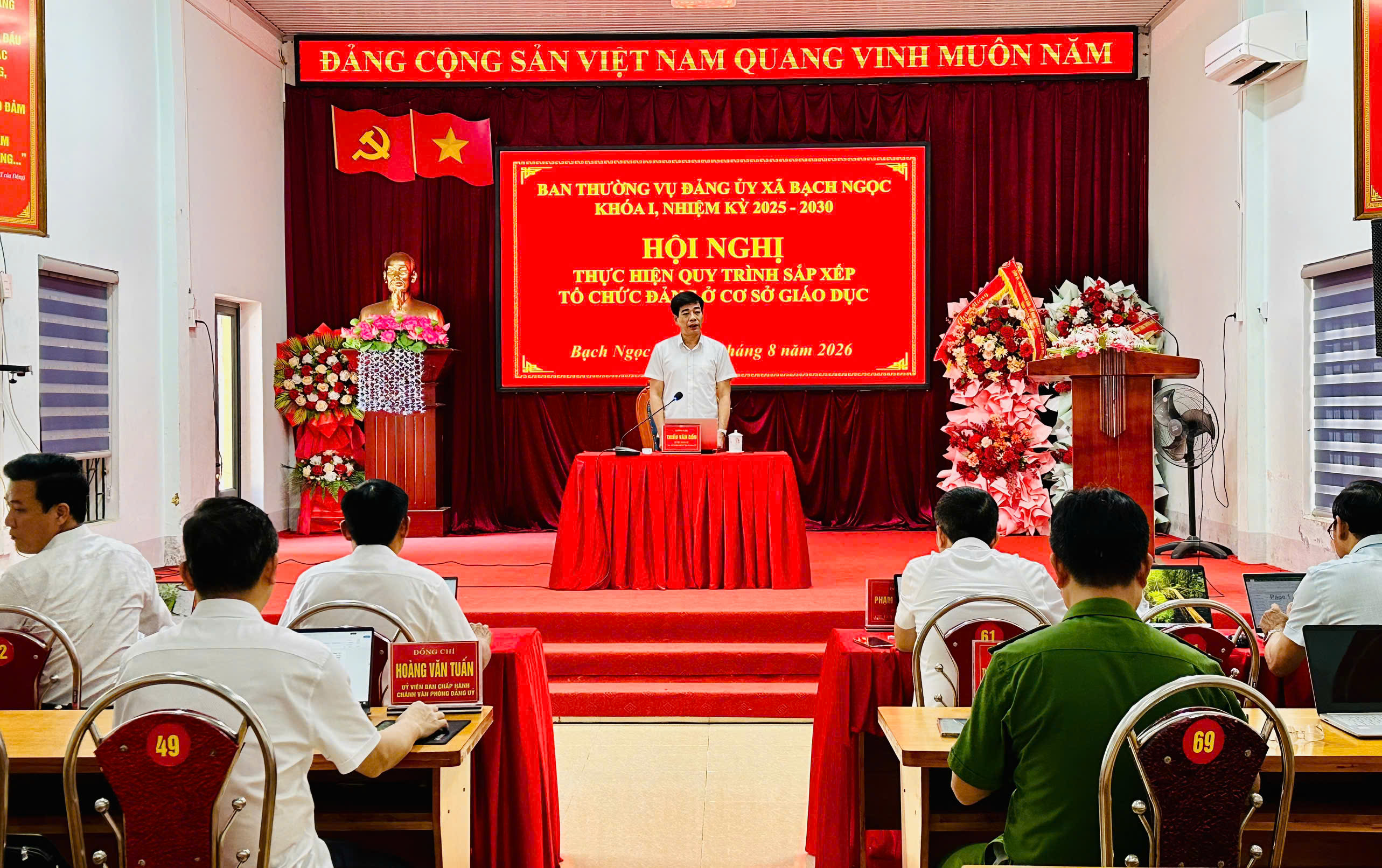 Xã Bạch Ngọc triển khai sắp xếp tổ chức Đảng tại các cơ sở giáo dục