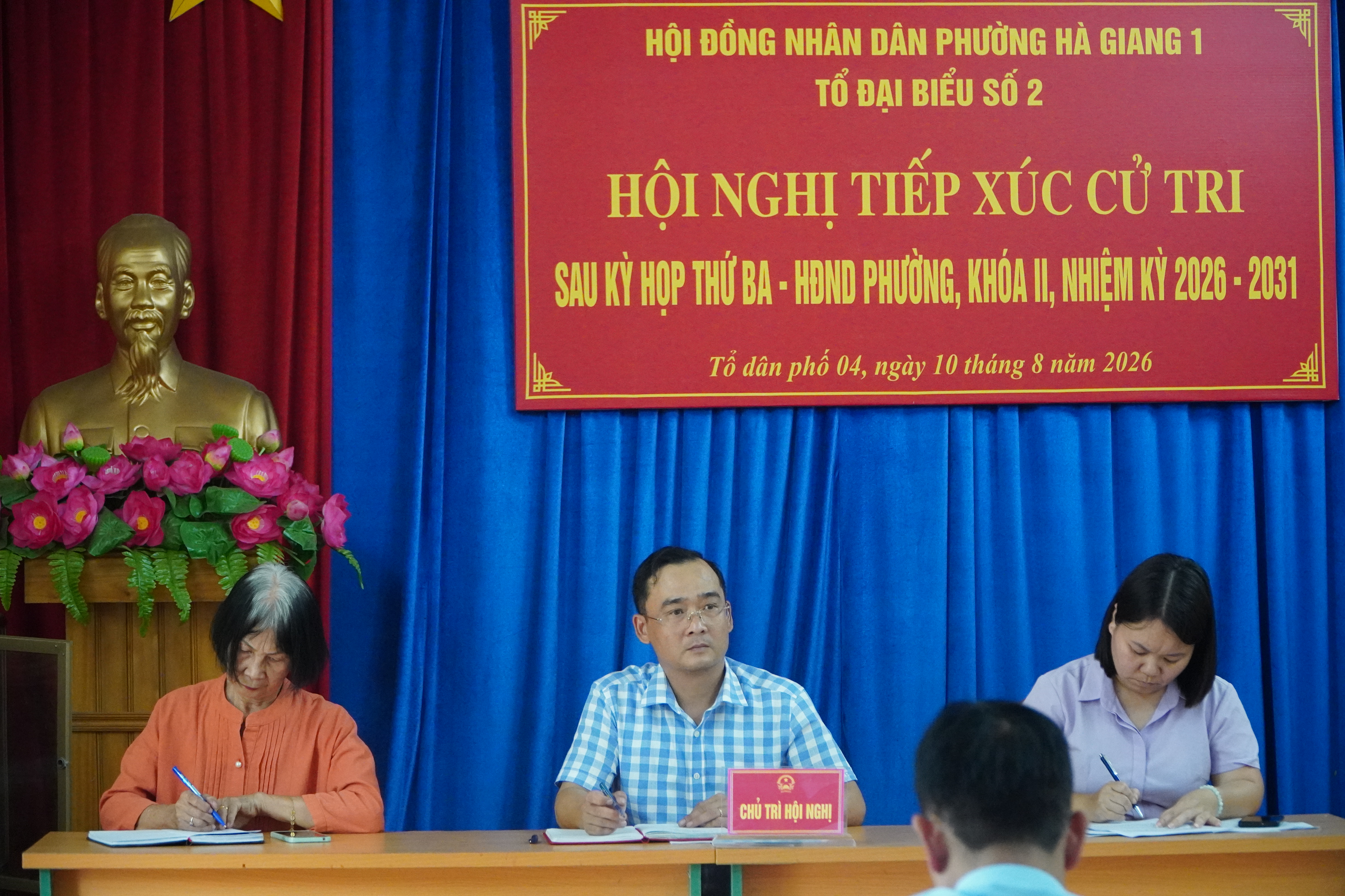 TỔ ĐẠI BIỂU SỐ 2 HĐND PHƯỜNG TIẾP XÚC CỬ TRI TỔ DÂN PHỐ SỐ 3, 4 SAU KỲ HỌP THỨ BA