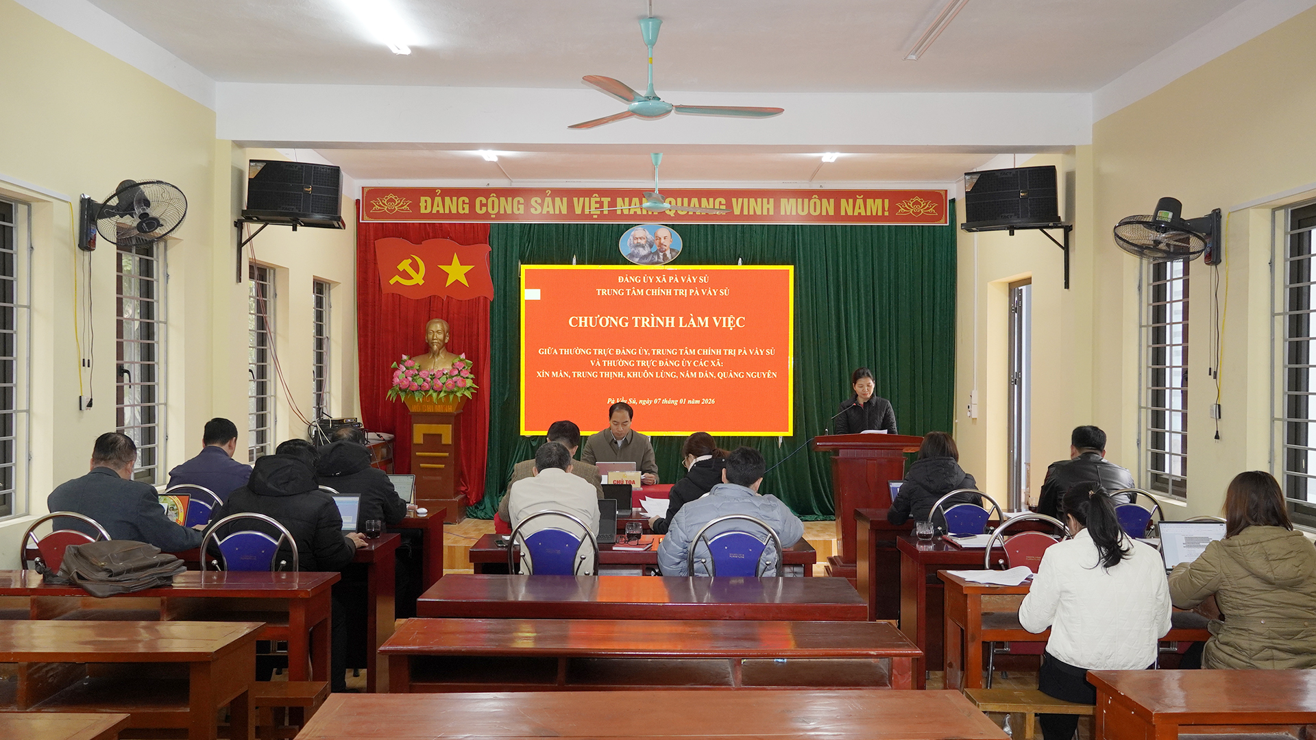 Thường trực Đảng ủy, Trung tâm Chính trị xã Pà Vầy Sủ làm việc với Thường trực Đảng ủy các xã trong khu vực Xín Mần