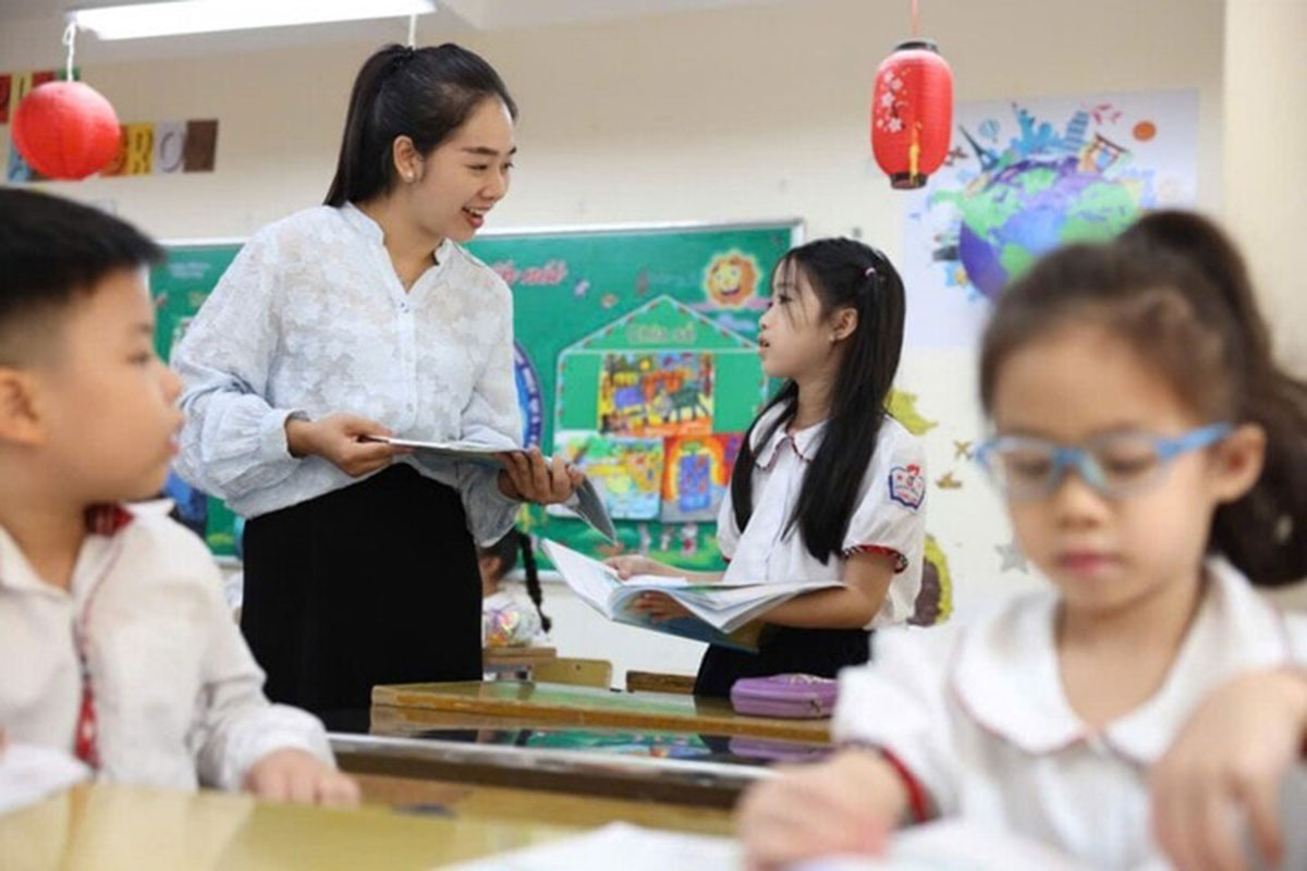 Bỏ yêu cầu chứng chỉ tiếng Anh, tin học khi thăng hạng cho giáo viên