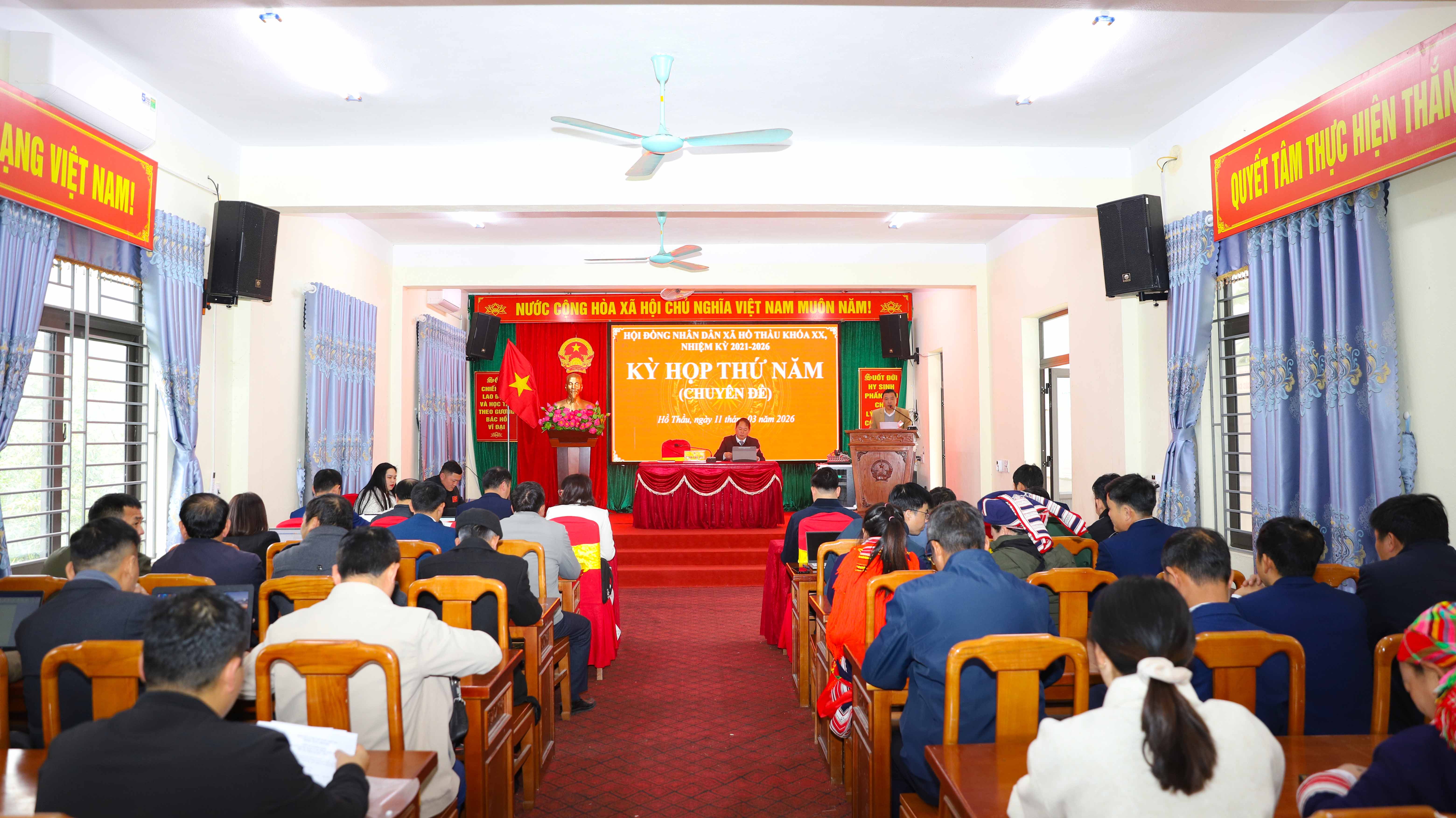 Hồ Thầu: Tổ chức kỳ họp thứ năm (kỳ họp chuyên đề) HĐND xã khóa XX nhiệm kỳ 2021 - 2026.