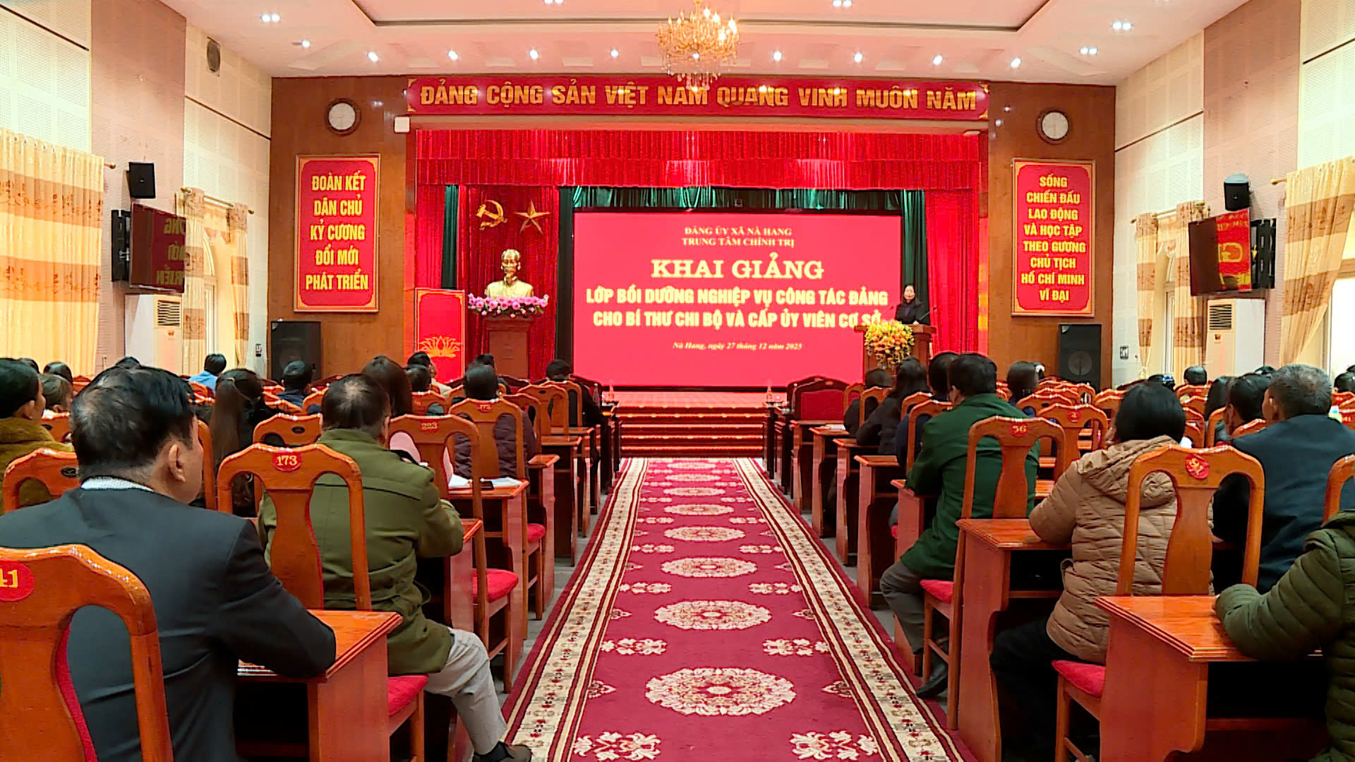 Khai giảng lớp bồi dưỡng nghiệp vụ công tác Đảng cho Bí thư chi bộ và cấp ủy viên cơ sở