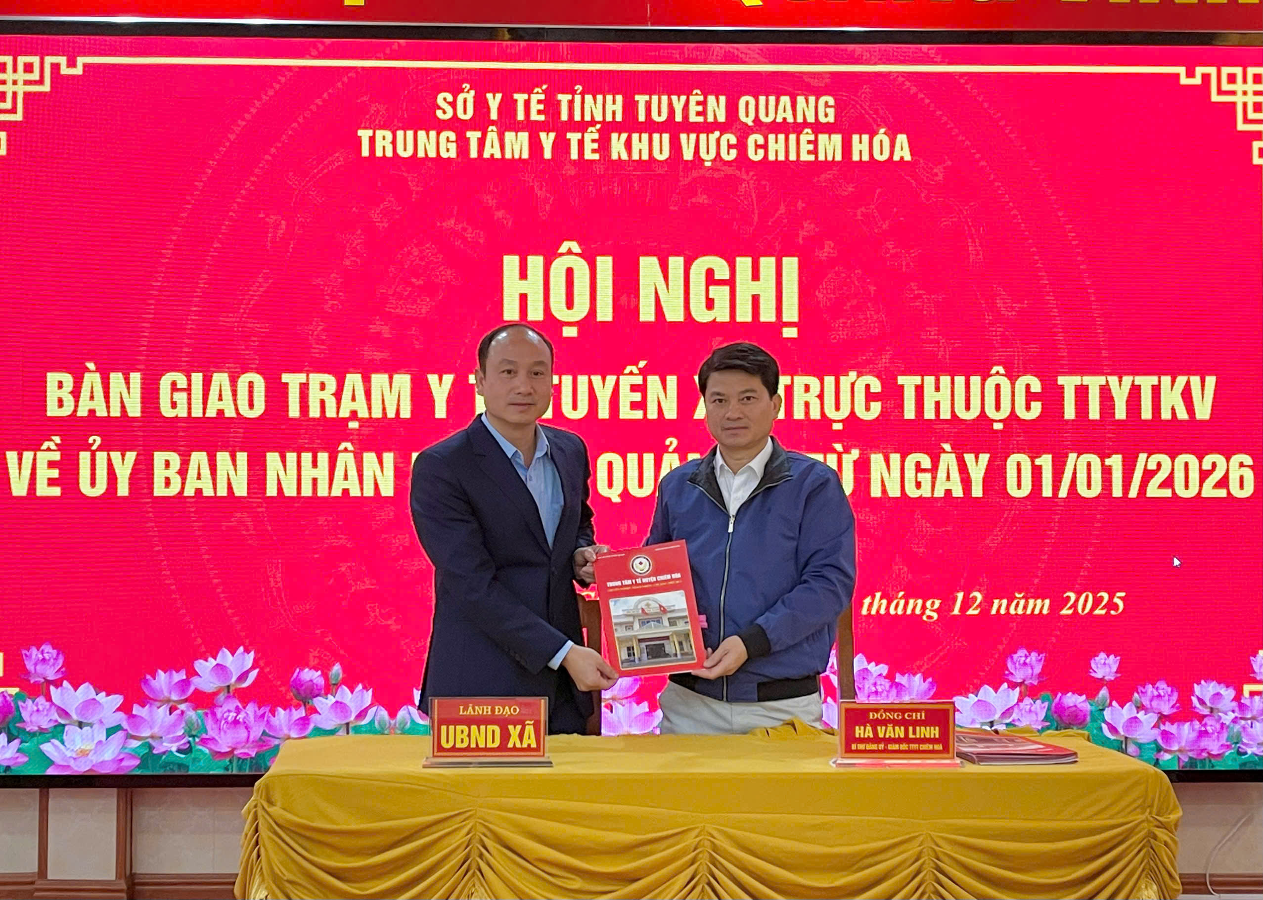 Trung tâm Y tế khu vực Chiêm Hóa tổ chức hội nghị bàn giao Trạm Y tế xã về UBND xã quản lý từ ngày 01/01/2026