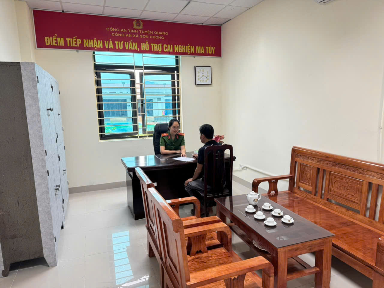 CÔNG  AN XÃ SƠN DƯƠNG ĐƯA ĐIỂM TIẾP NHẬN, TƯ VẤN, HỖ TRỢ CAI NGHIỆN MA TÚY VÀO HOẠT ĐỘNG