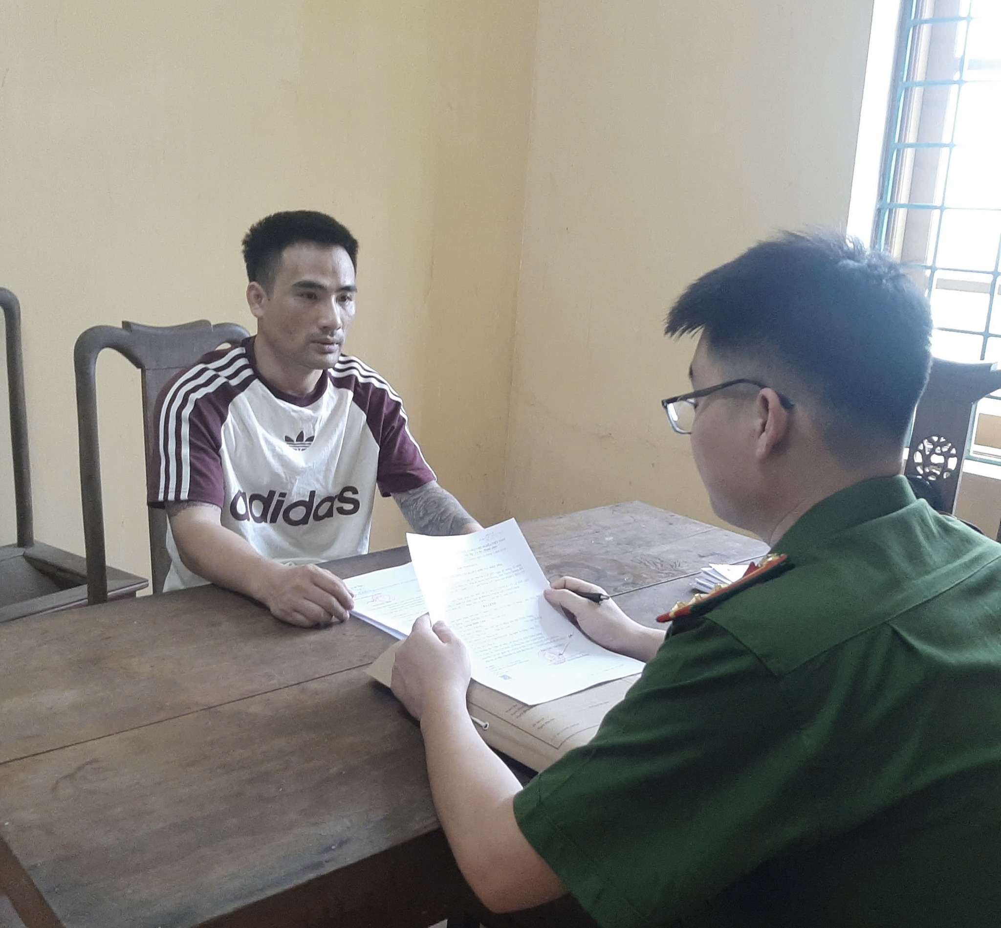 BẮT GIỮ ĐỐI TƯỢNG TRUY NÃ SAU 2 NĂM LẨN TRỐN