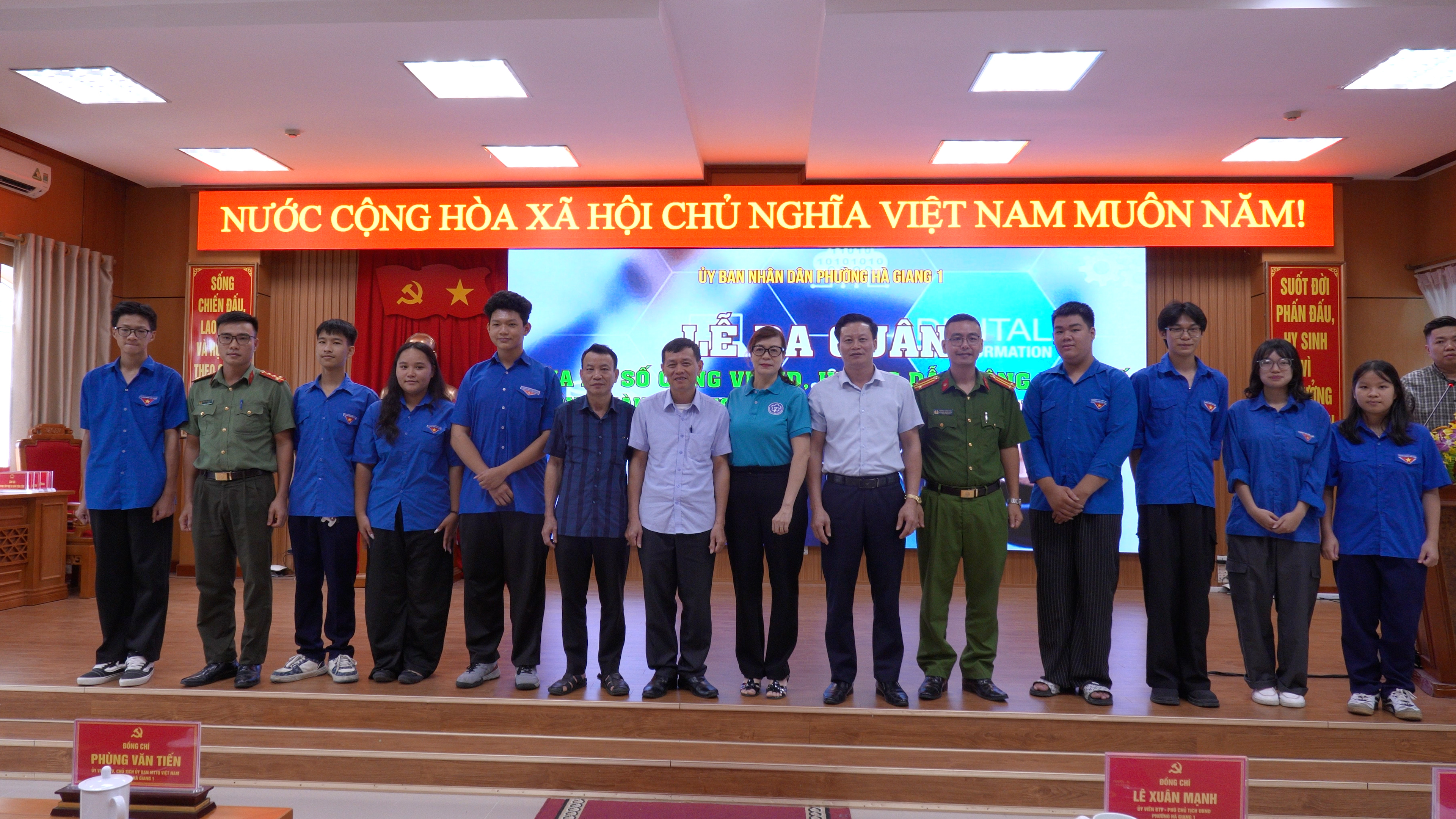 PHƯỜNG HÀ GIANG 1 TỔ CHỨC LỄ RA QUÂN CHIẾN DỊCH “MÙA HÈ SỐ CÙNG VNEID” VÀ THỰC HIỆN ĐỀ ÁN 06