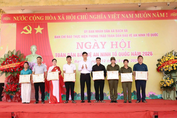 bằng khen.png