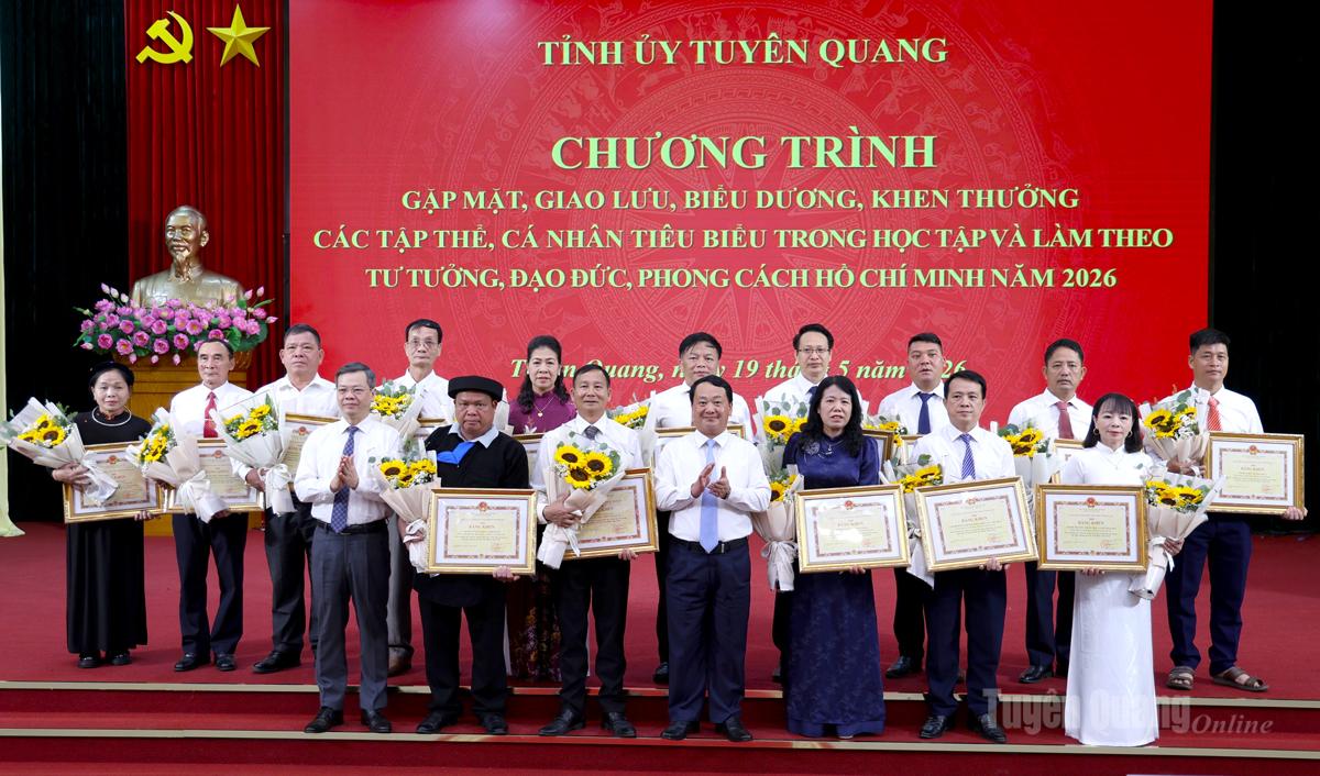 Biểu dương 70 điển hình tiêu biểu trong học tập và làm theo Bác