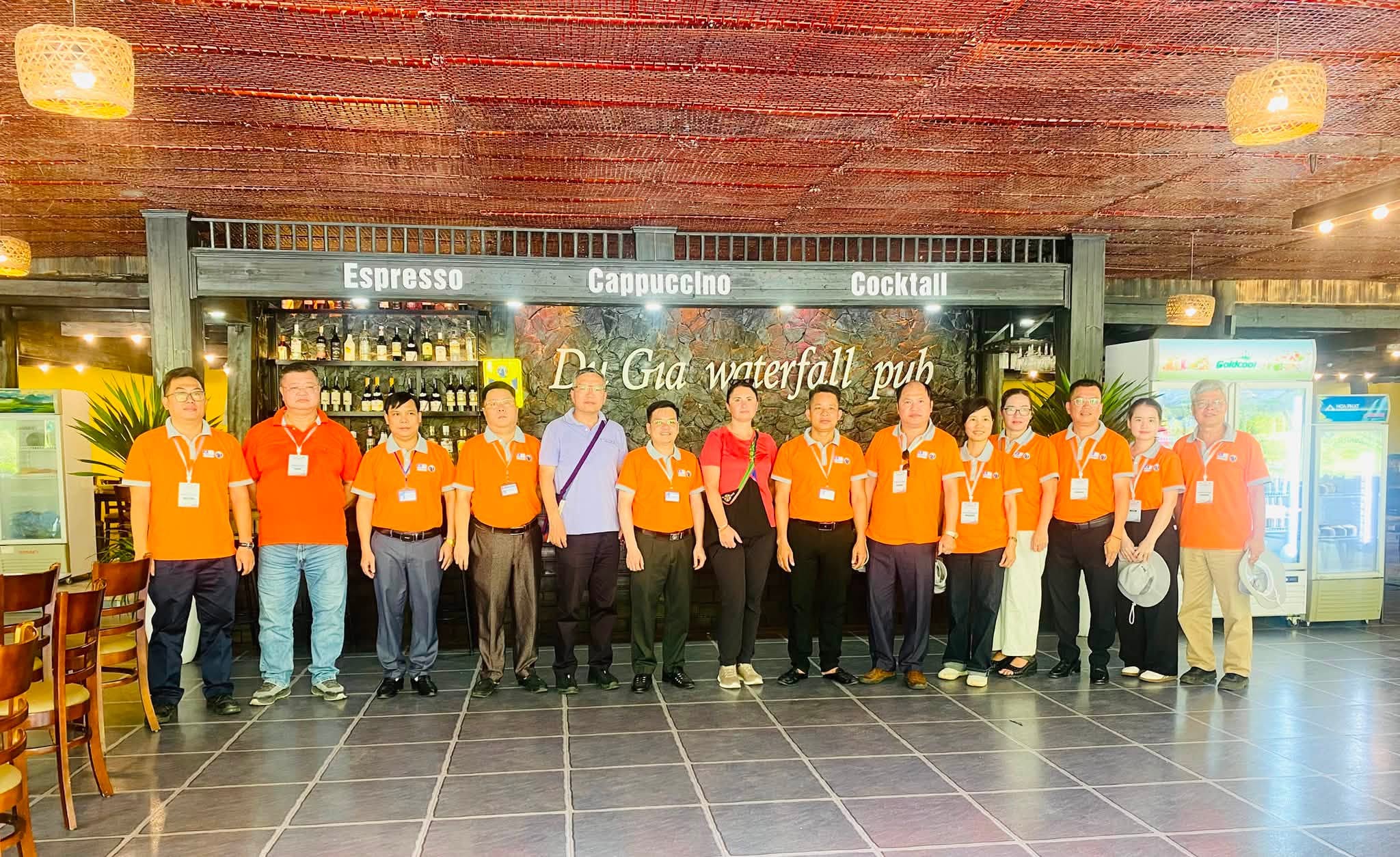 ĐOÀN CHUYÊN GIA TÁI THẨM ĐỊNH CÔNG VIÊN ĐỊA CHẤT TOÀN CẦU UNESCO CAO NGUYÊN ĐÁ ĐỒNG VĂN KHẢO SÁT CÁC ĐIỂM DI SẢN TẠI XÃ DU GIÀ