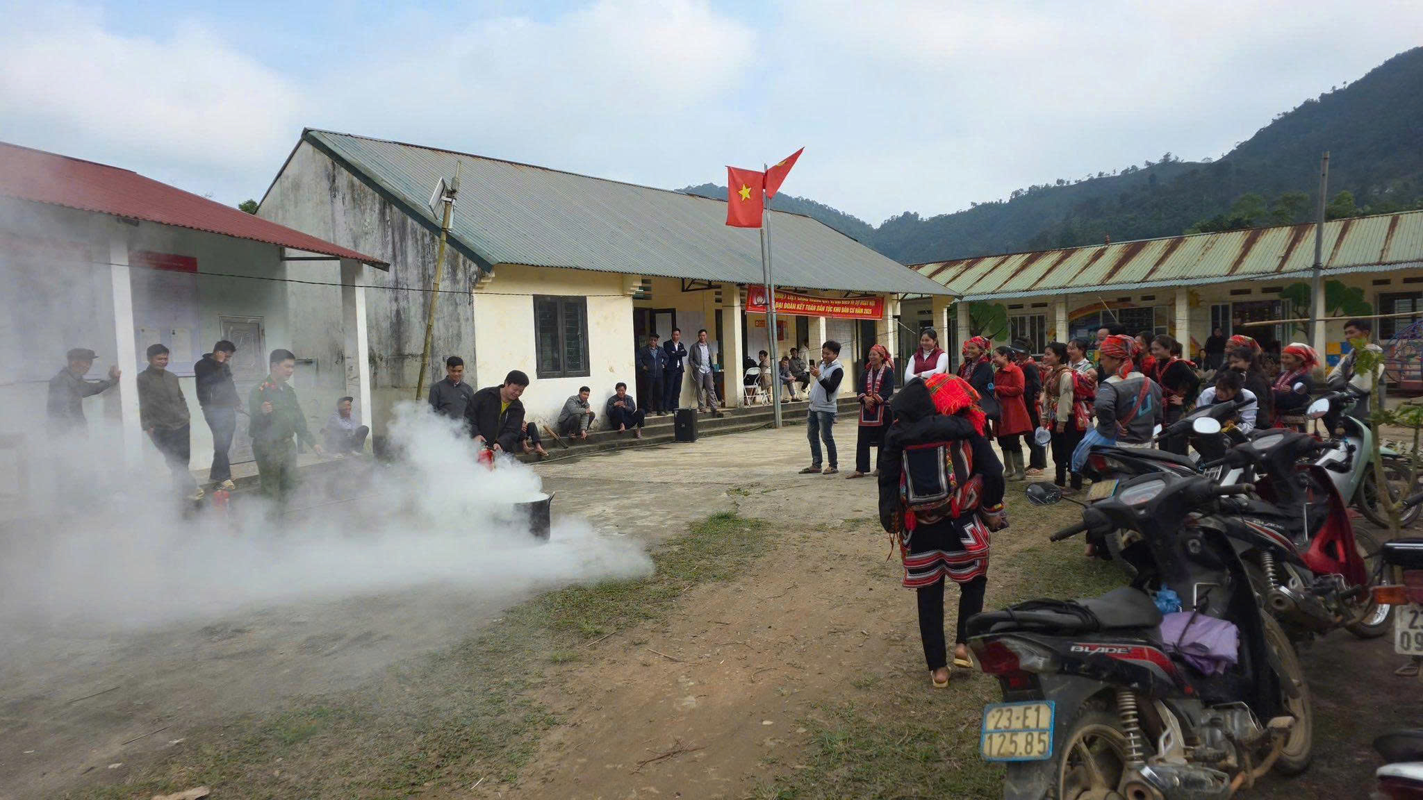 TUYÊN TRUYỀN PCCC ĐẢM BẢO AN TOÀN BẦU CỬ