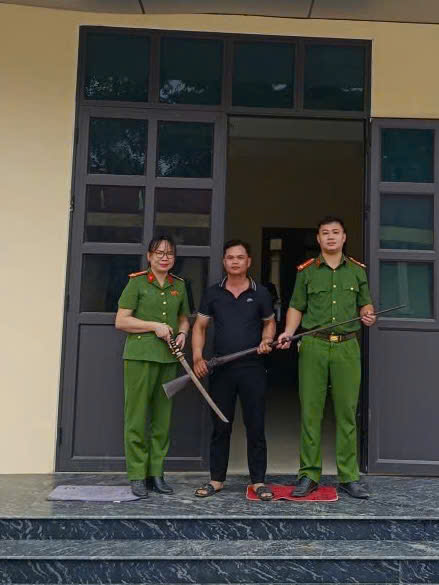 VẬN ĐỘNG THU HỒI VŨ KHÍ, VẬT LIỆU NỔ, CÔNG CỤ HỖ TRỢ