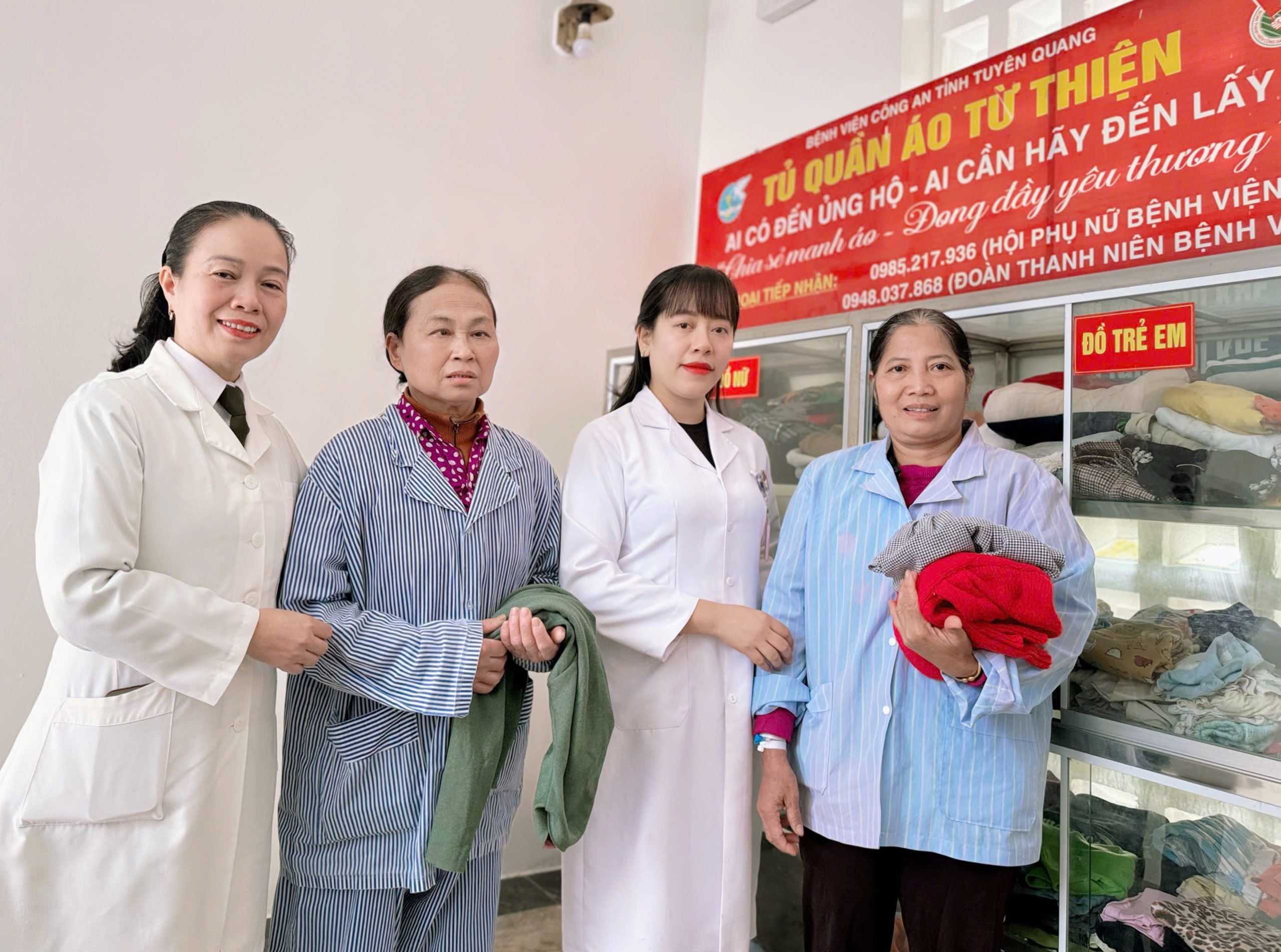 TỦ QUẦN ÁO YÊU THƯƠNG - NƠI THẮP SÁNG TÌNH NGƯỜI TẠI BỆNH VIỆN CÔNG AN TỈNH TUYÊN QUANG