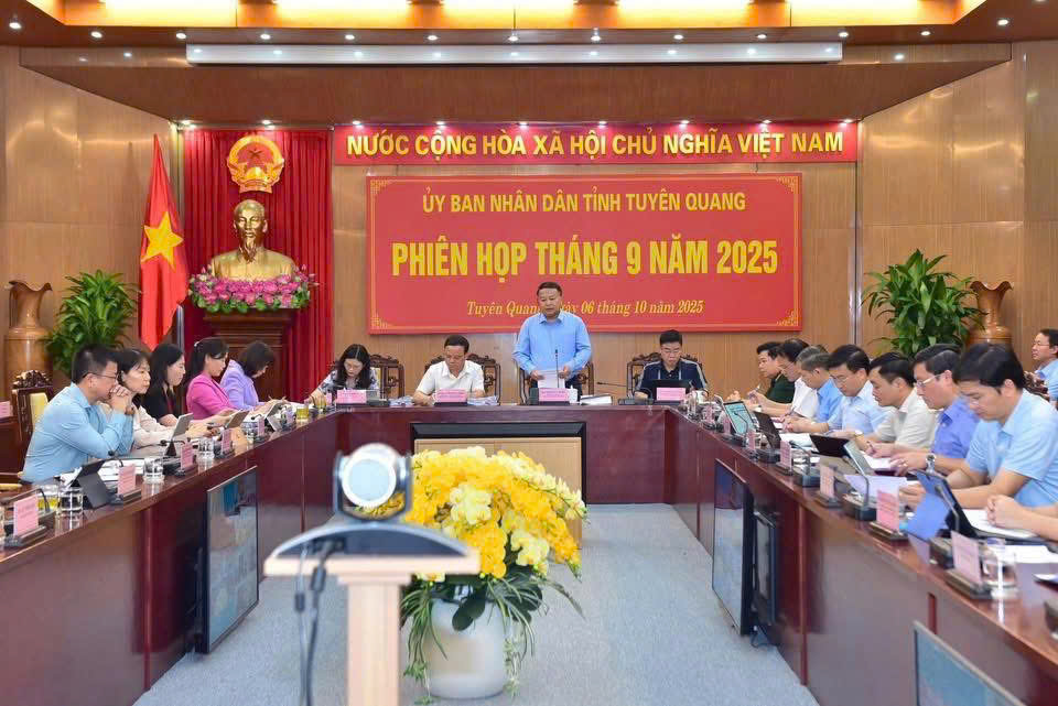 UBND tỉnh họp phiên thường kỳ tháng 9