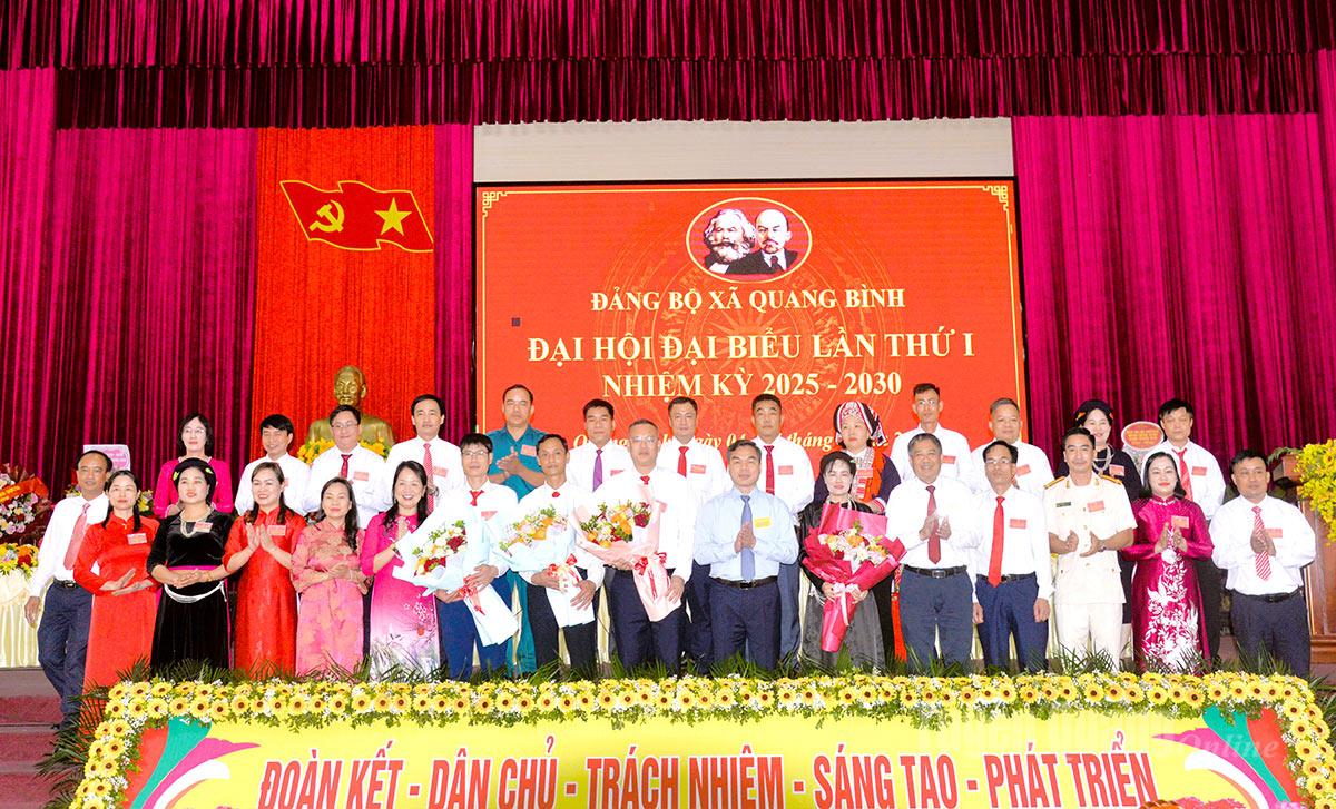 Phó Bí thư Tỉnh ủy, Chủ tịch Ủy ban Mặt trận Tổ quốc tỉnh Ma Thế Hồng: Đảng bộ xã Quang Bình phấn đấu trở thành xã phát triển bền vững