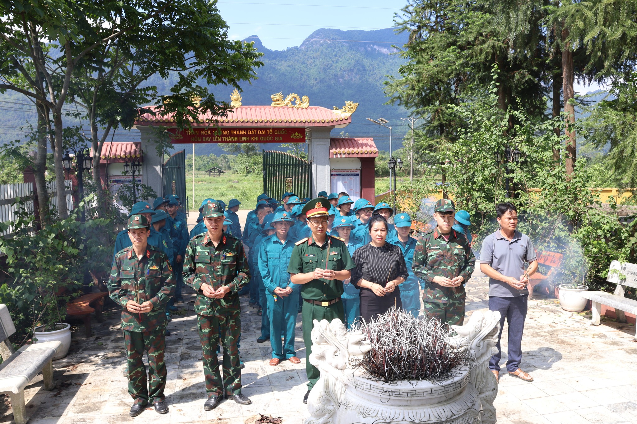 Lực lượng dân quân phường Hà Giang 2 thực hiện làm công tác dân vận năm 2026