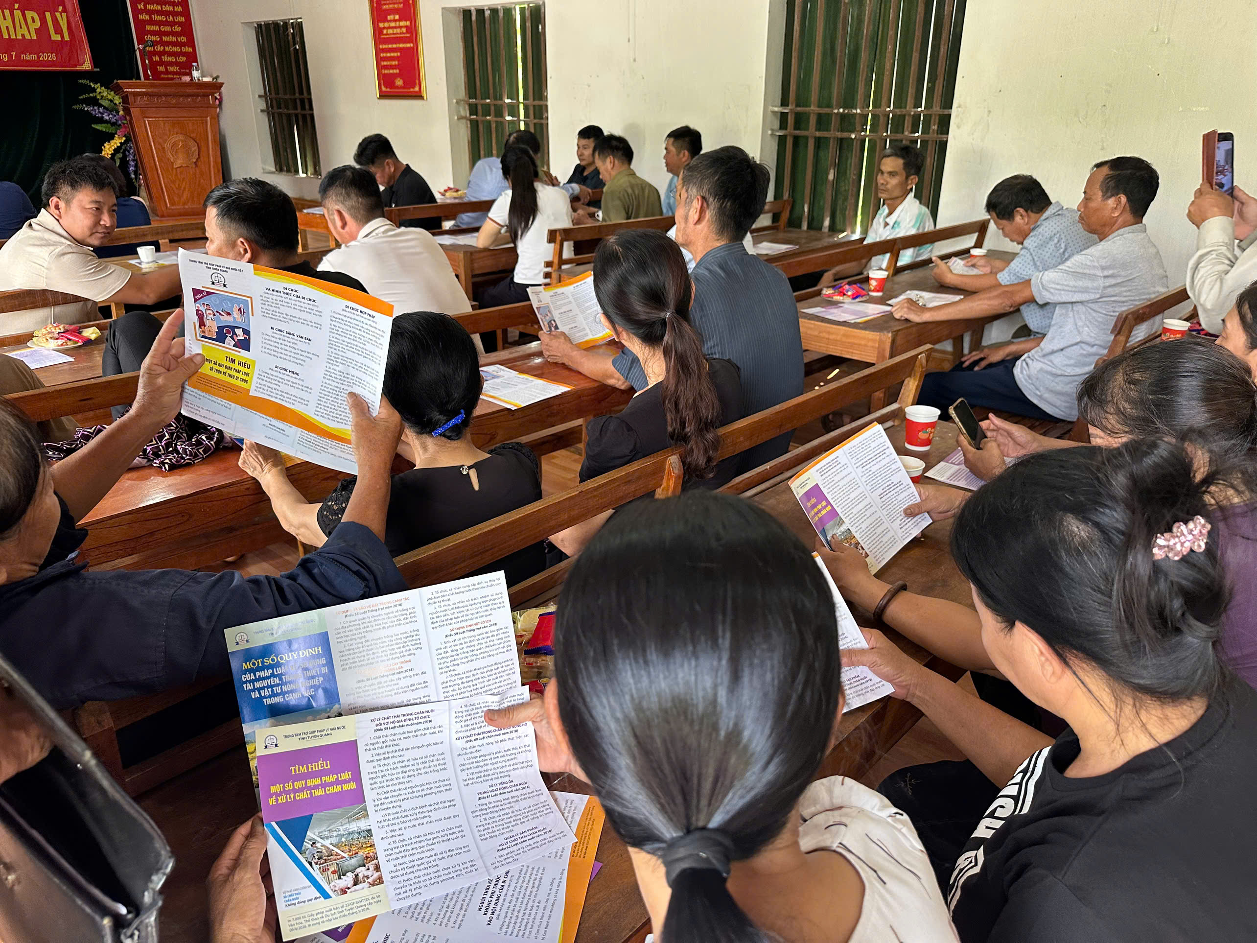 Hội nghị truyền thông, trợ giúp pháp lý tại xã Tân Quang