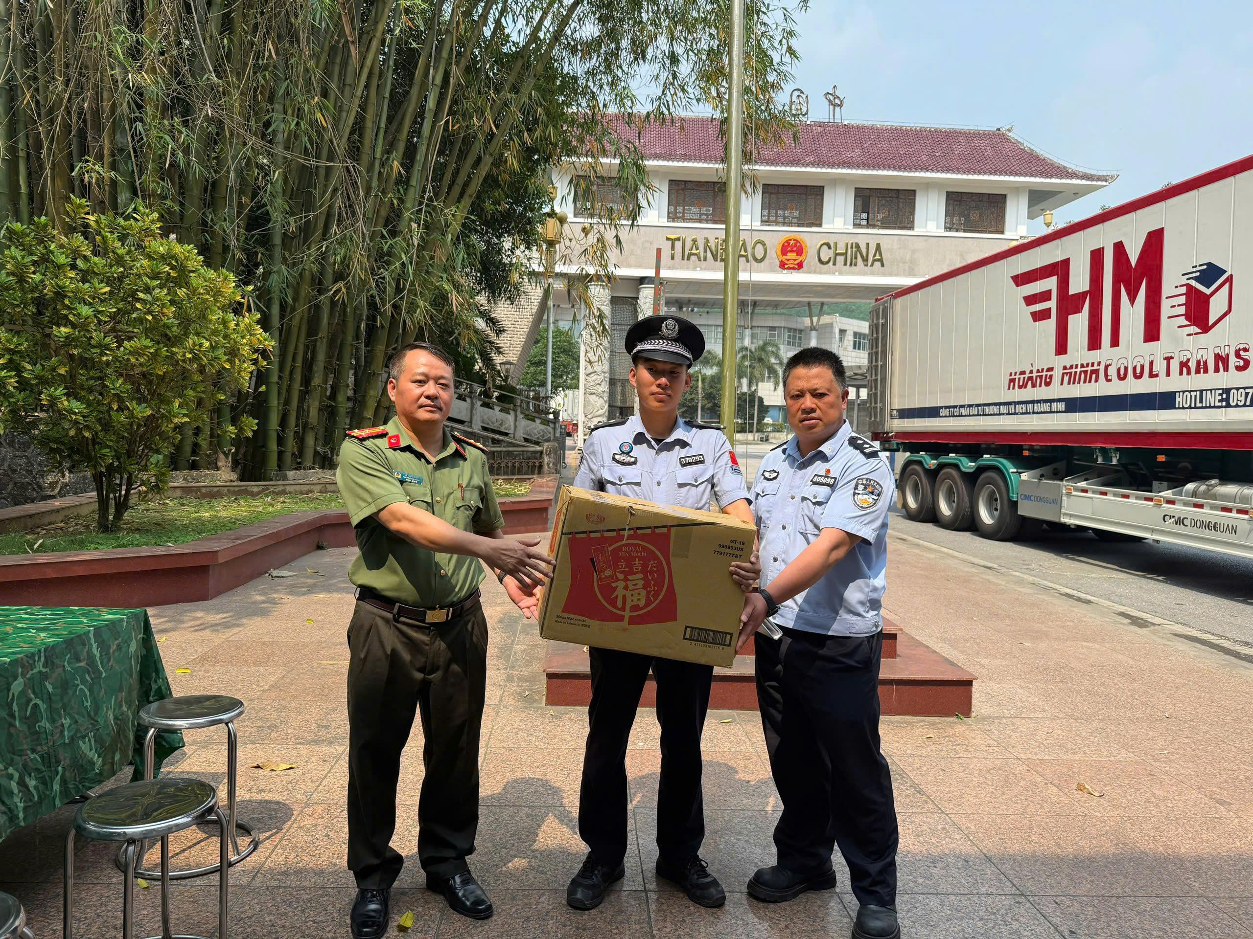 PHỐI HỢP CÔNG AN TRUNG QUỐC TRONG MỞ RỘNG ĐIỀU TRA VỤ ÁN