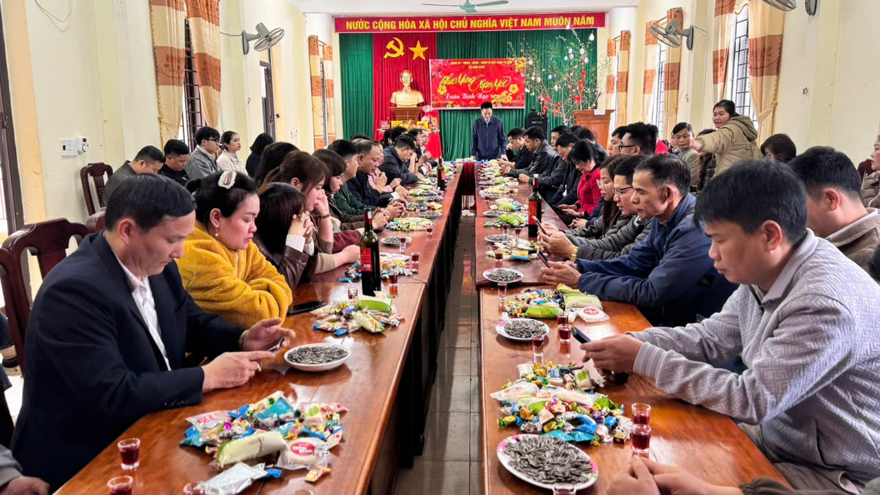 Lãnh đạo Đảng ủy – HĐND – UBND - UBMTTQ Việt Nam xã Nậm Dịch  gặp mặt, chúc Tết đầu năm 2026