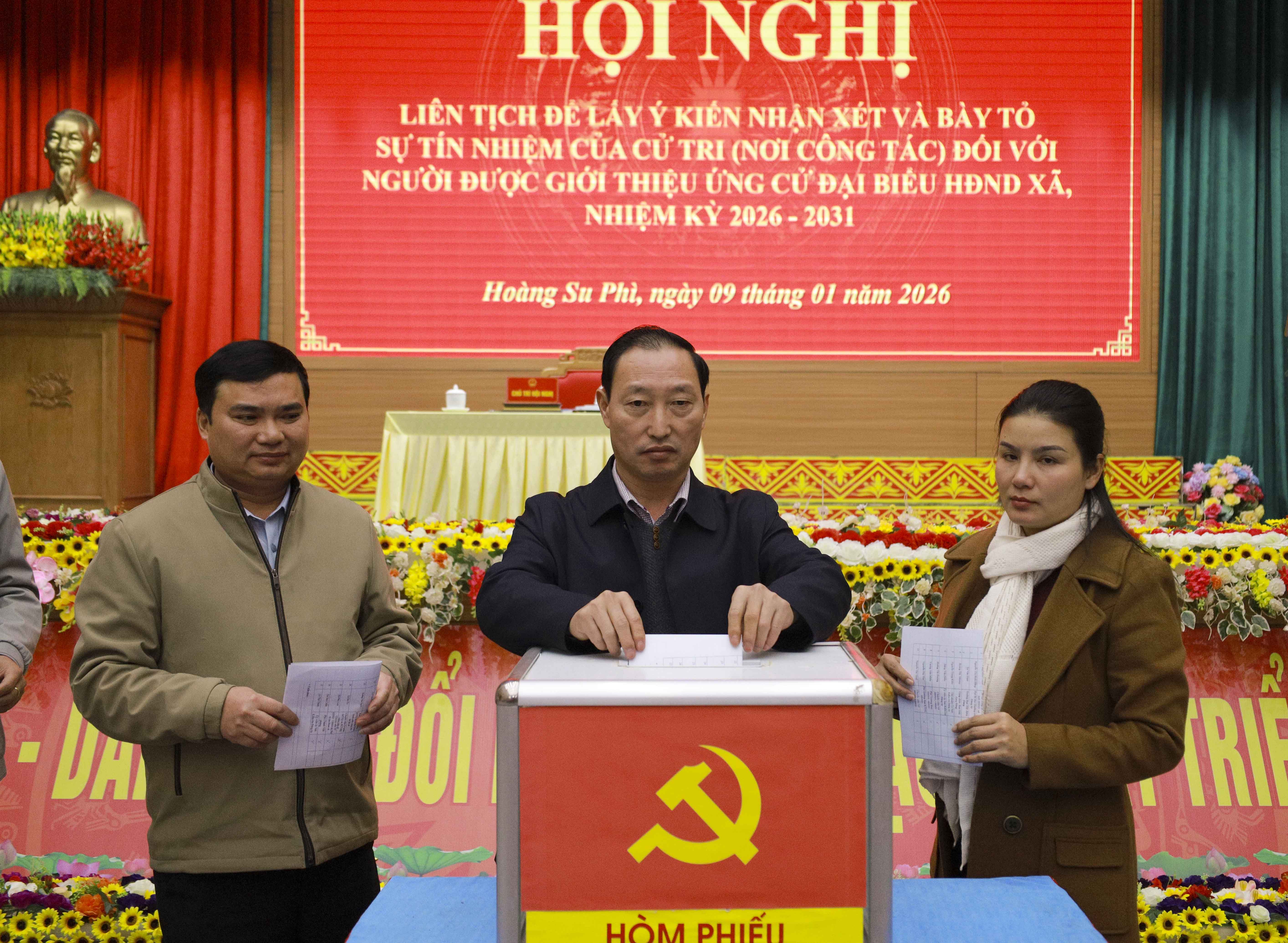 Hội nghị liên tịch để lấy ý kiến nhận xét và bày tỏ sự tín nhiệm của cử tri đối với người được giới thiệu ứng cử đại biểu HĐND xã, nhiệm kỳ 2026 – 2031