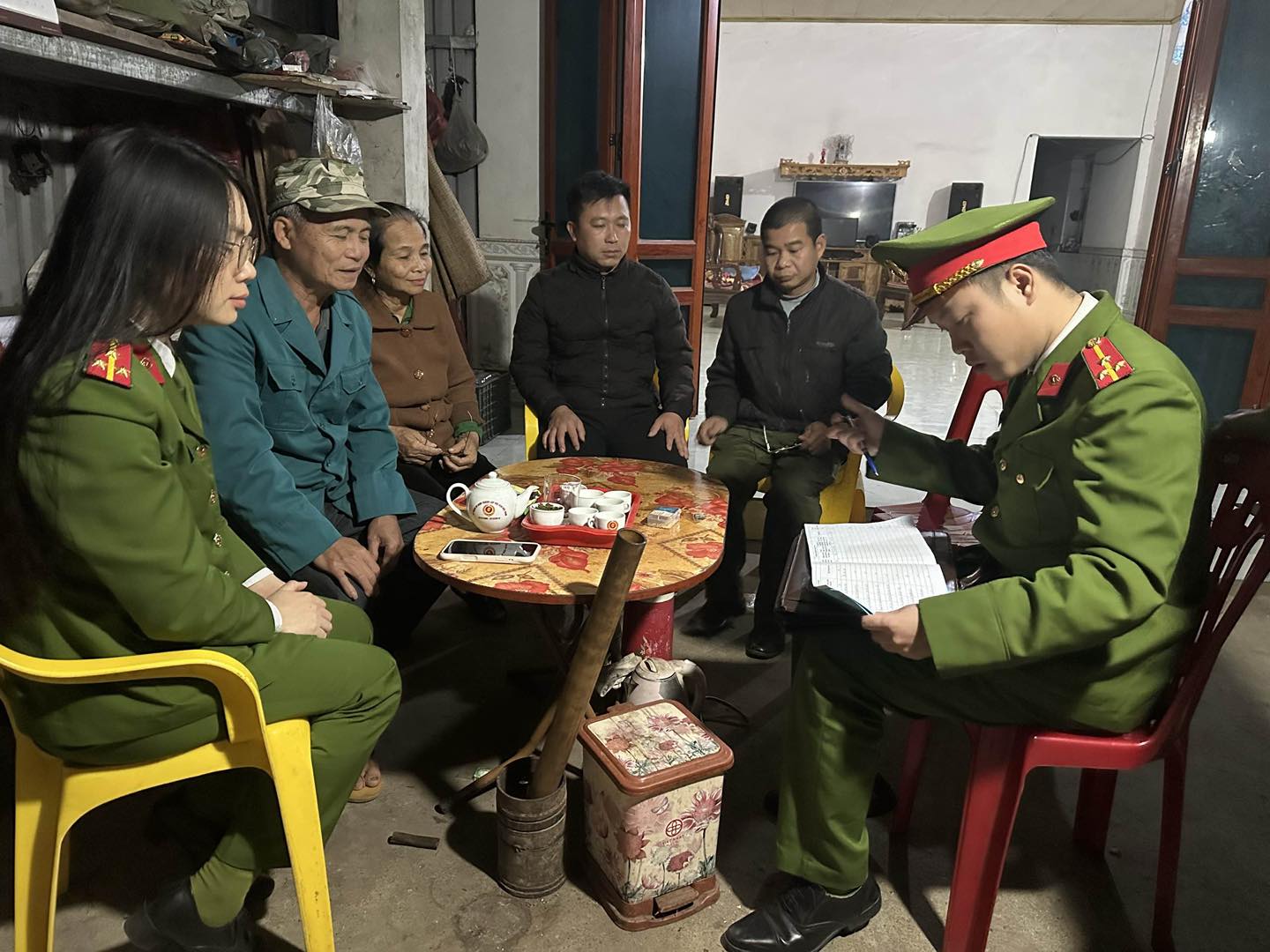 CÔNG AN XÃ SƠN DƯƠNG TĂNG CƯỜNG KIỂM TRA CƯ TRÚ TRÊN ĐỊA BÀN 