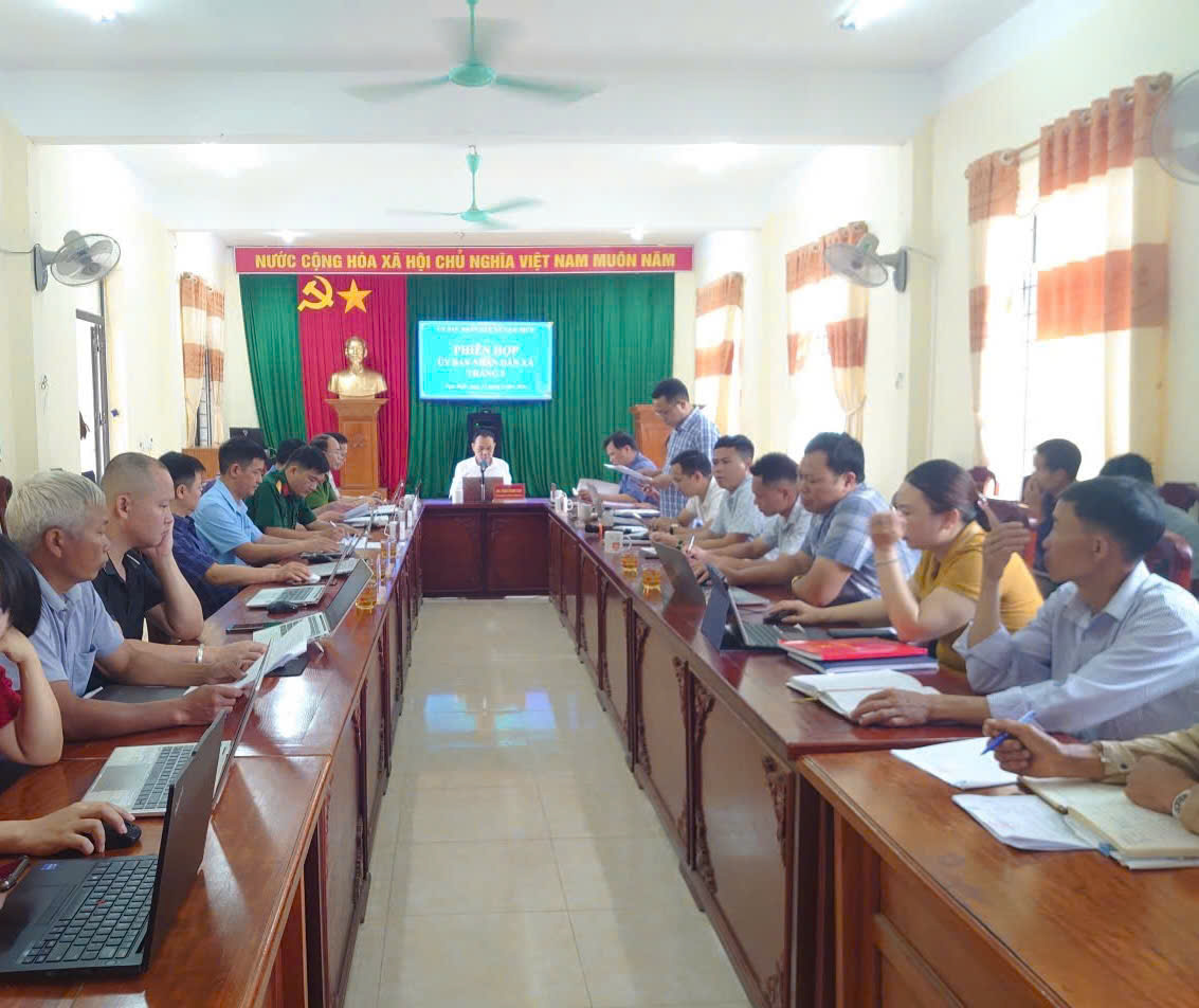 PHIÊN HỌP THÁNG 5 ỦY BAN NHÂN DÂN XÃ NẬM DỊCH