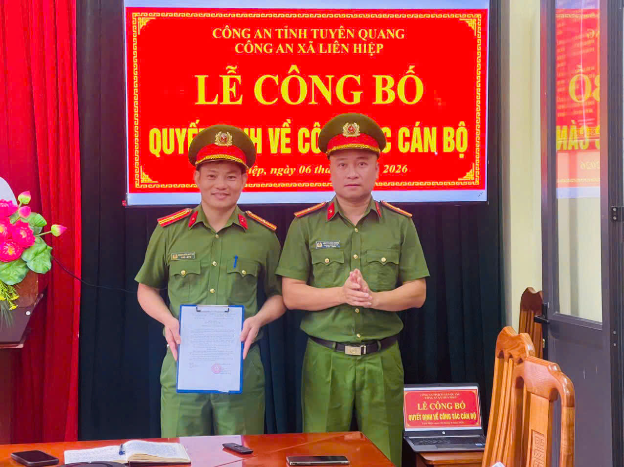 CÔNG AN XÃ LIÊN HIỆP TỔ CHỨC CÔNG BỐ QUYẾT ĐỊNH VỀ CÔNG TÁC CÁN BỘ
