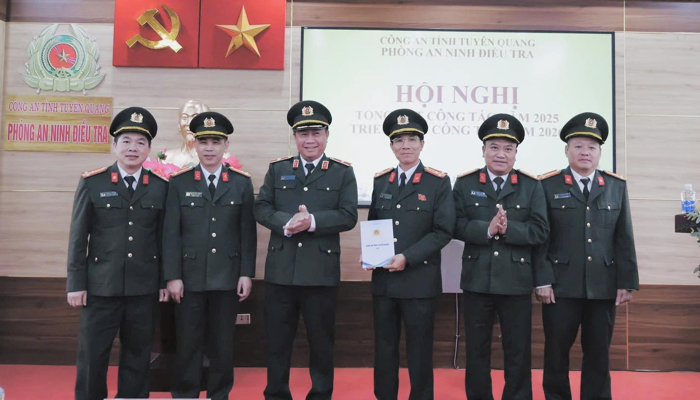 GIÁM ĐỐC CÔNG AN TỈNH DỰ HỘI NGHỊ TỔNG KẾT TẠI CÁC ĐƠN VỊ