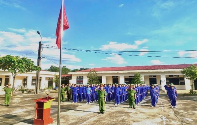Giữ vững kỷ luật, mở lối hoàn lương