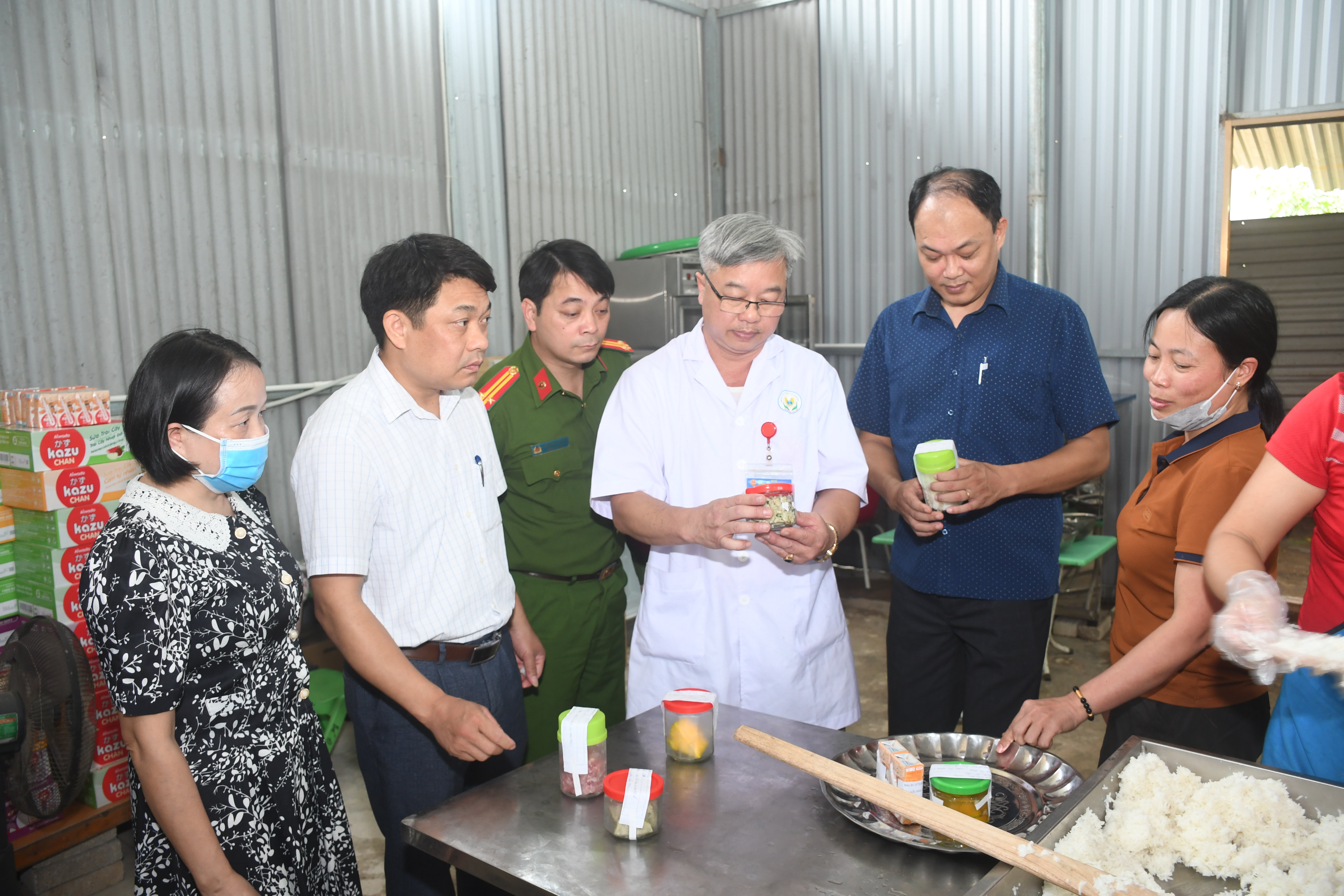 XÃ THÁI HÒA TĂNG CƯỜNG KIỂM TRA AN TOÀN THỰC PHẨM TẠI CÁC CƠ SỞ GIÁO DỤC TRÊN ĐỊA BÀN