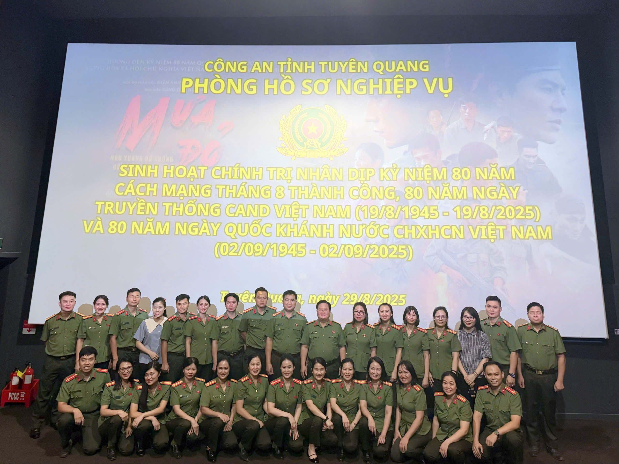 Phòng Hồ sơ nghiệp vụ Công an tỉnh Tuyên Quang tổ chức sinh hoạt chính trị 
