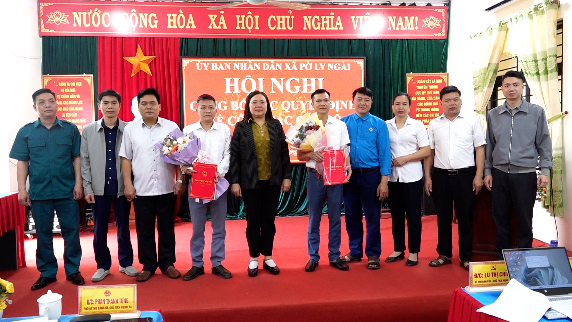 UBND xã Pờ Ly Ngài công bố Quyết định về công tác cán bộ
