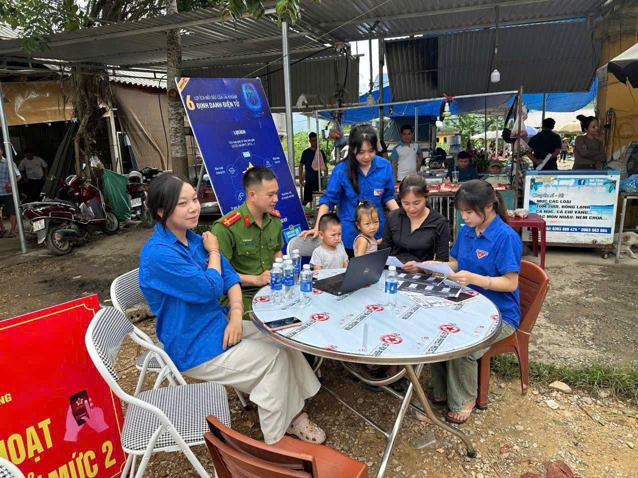 CÔNG AN XÃ BÌNH AN PHÁT HUY VAI TRÒ XUNG KÍCH CỦA THANH NIÊN, THIẾT THỰC HƯỞNG ỨNG “CHIẾN DỊCH MÙA HÈ SỐ CÙNG VNeID”