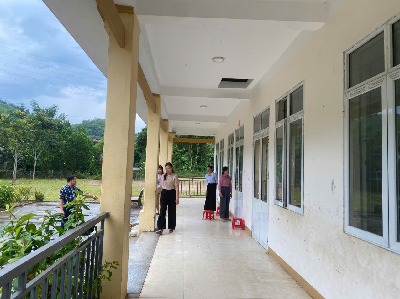 Kiểm tra cơ sở vật chất tr Kh Niếng 2.jpg