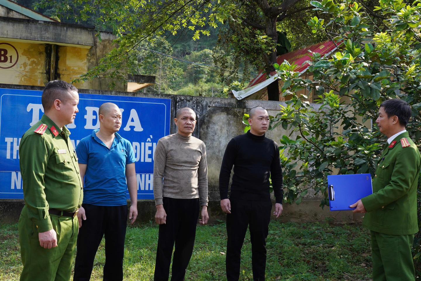 QUYỀN CÔNG DÂN PHÍA SAU CÁNH CỬA TRẠI TẠM GIAM