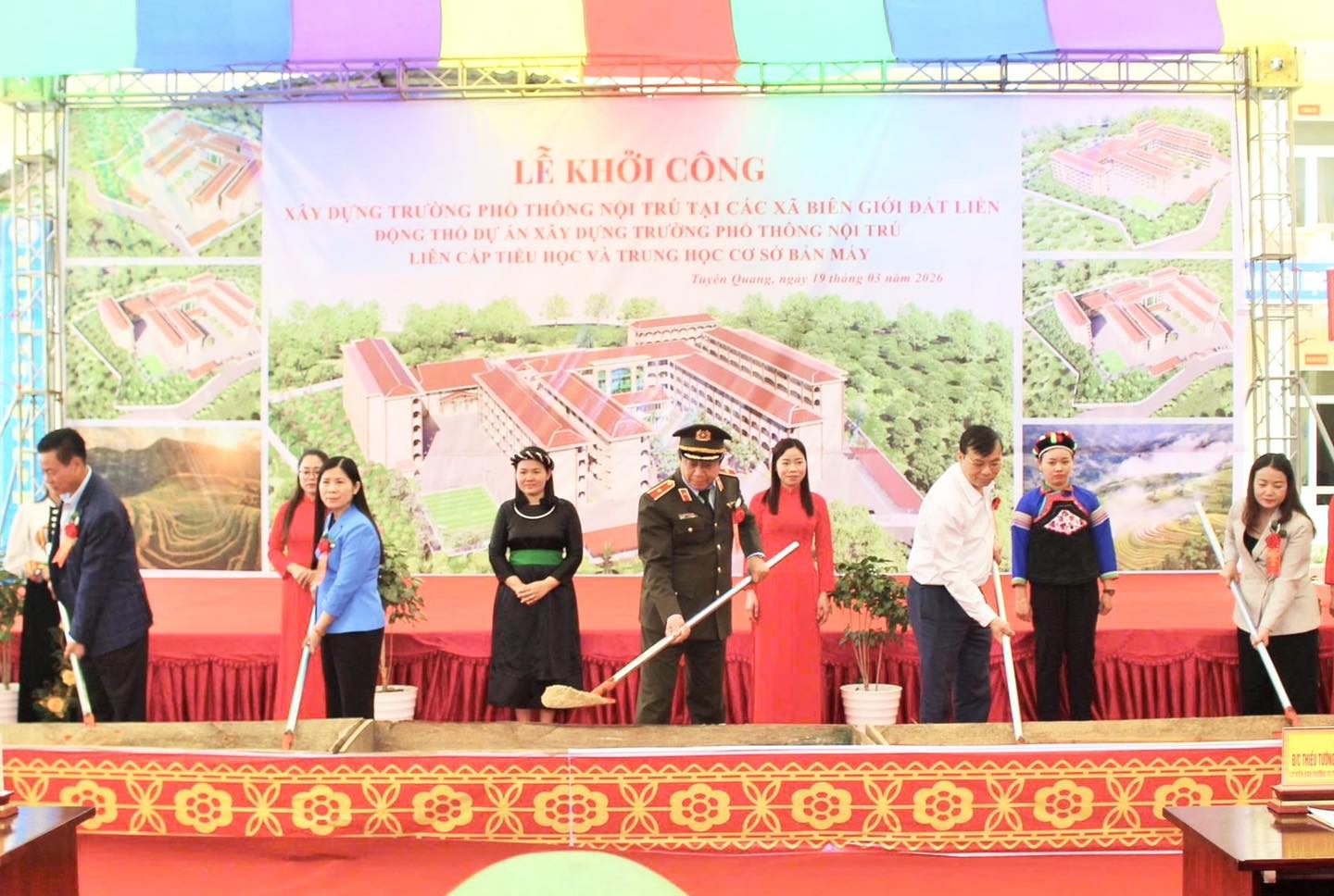 GIÁM ĐỐC CÔNG AN TỈNH DỰ LỄ KHỞI CÔNG DỰ ÁN XÂY DỰNG TRƯỜNG PHỔ THÔNG NỘI TRÚ LIÊN CẤP TIỂU HỌC VÀ THCS BẢN MÁY