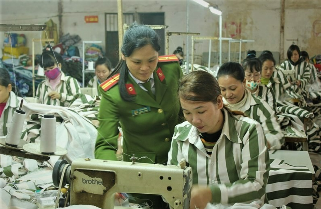 LUẬT BỎ QUY ĐỊNH VỀ CƠ QUAN THI HÀNH ÁN HÌNH SỰ CÔNG AN CẤP HUYỆN VÀ BỔ SUNG NHIỆM VỤ ĐỂ CÔNG AN CẤP XÃ THỰC HIỆN. ĐIỀU NÀY THỂ HIỆN ĐỊNH HƯỚNG QUẢN LÝ NHÀ NƯỚC NHƯ THẾ NÀO VÀ CÓ Ý NGHĨA GÌ TRONG BỐI CẢNH TINH GỌN BỘ MÁY?
